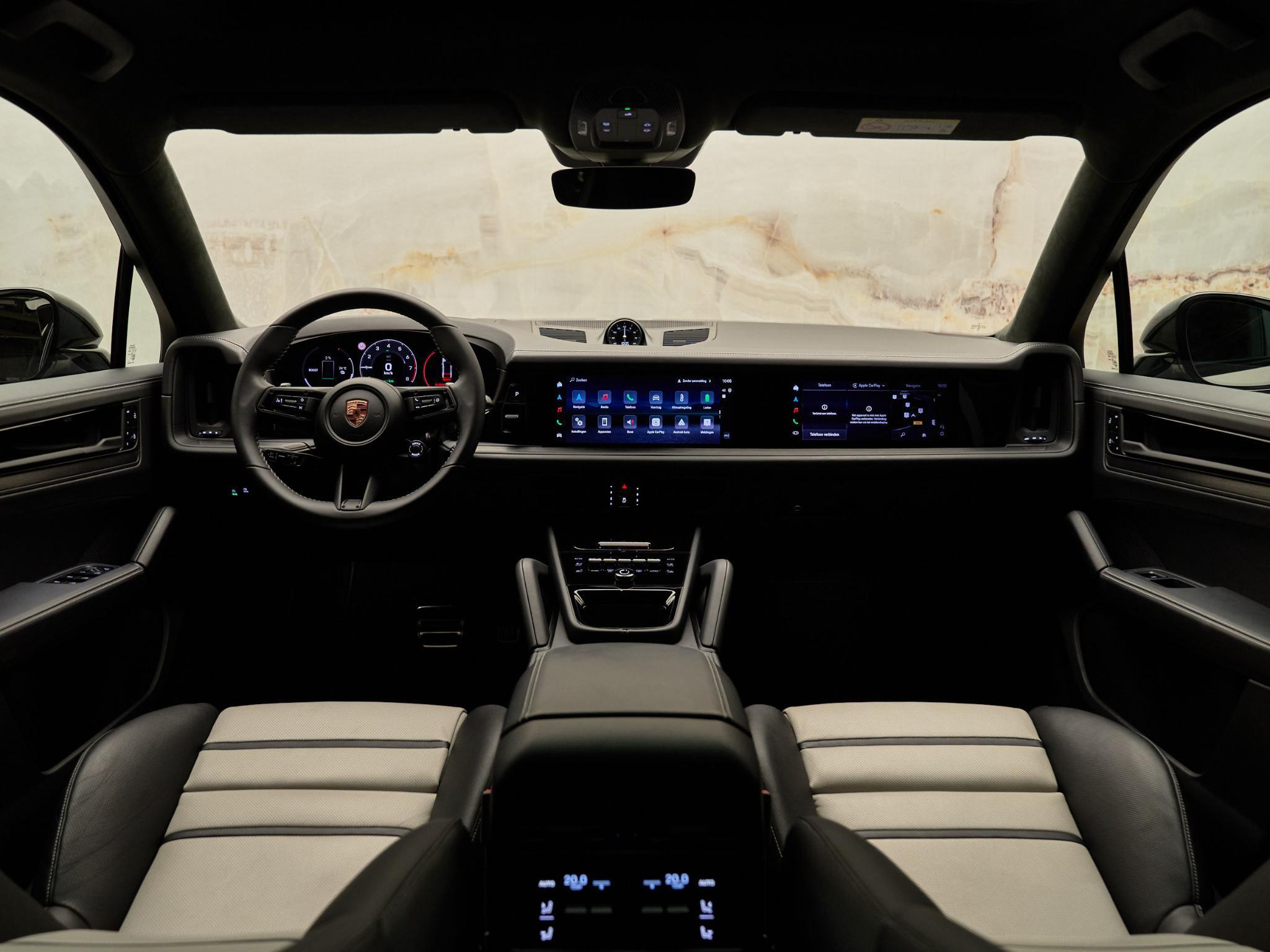 Porsche Cayenne - 30
