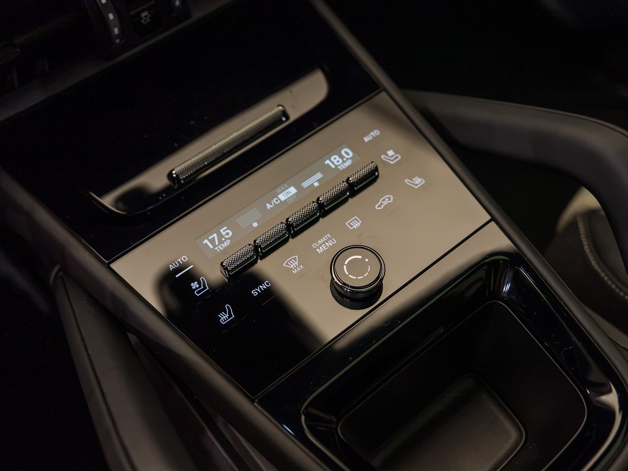 Porsche Cayenne - 16