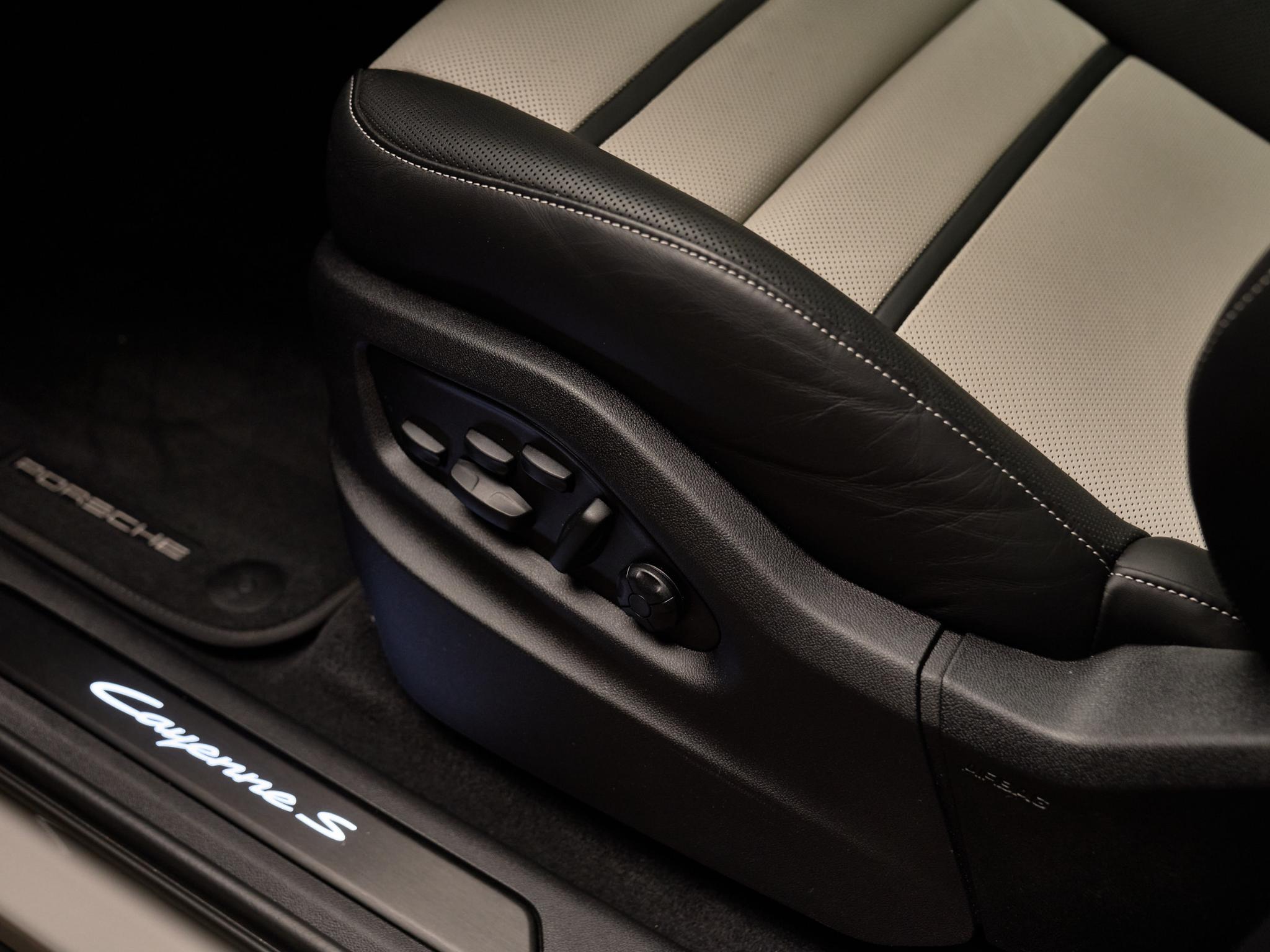 Porsche Cayenne - 10
