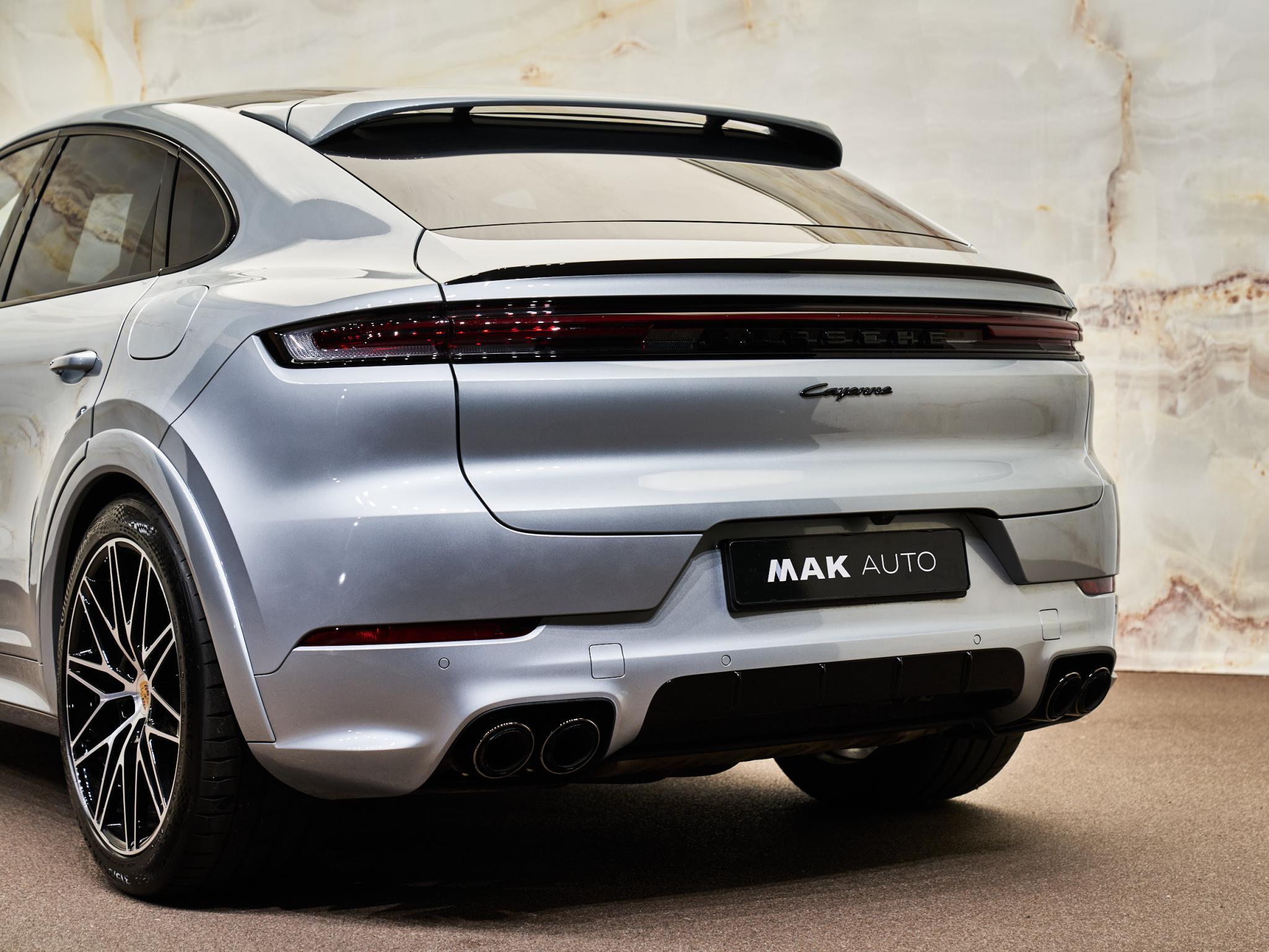 Porsche Cayenne - 6