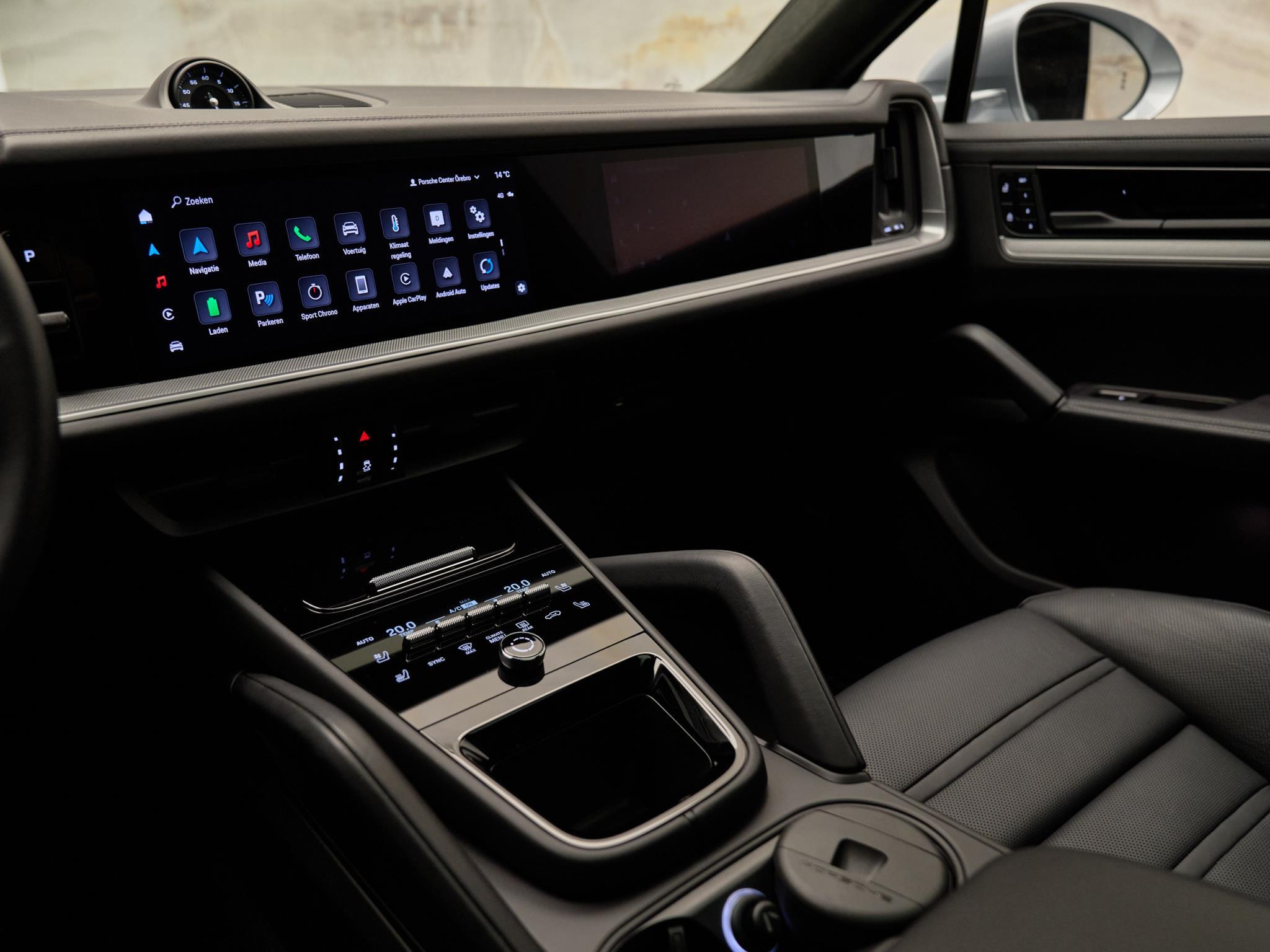 Porsche Cayenne - 24