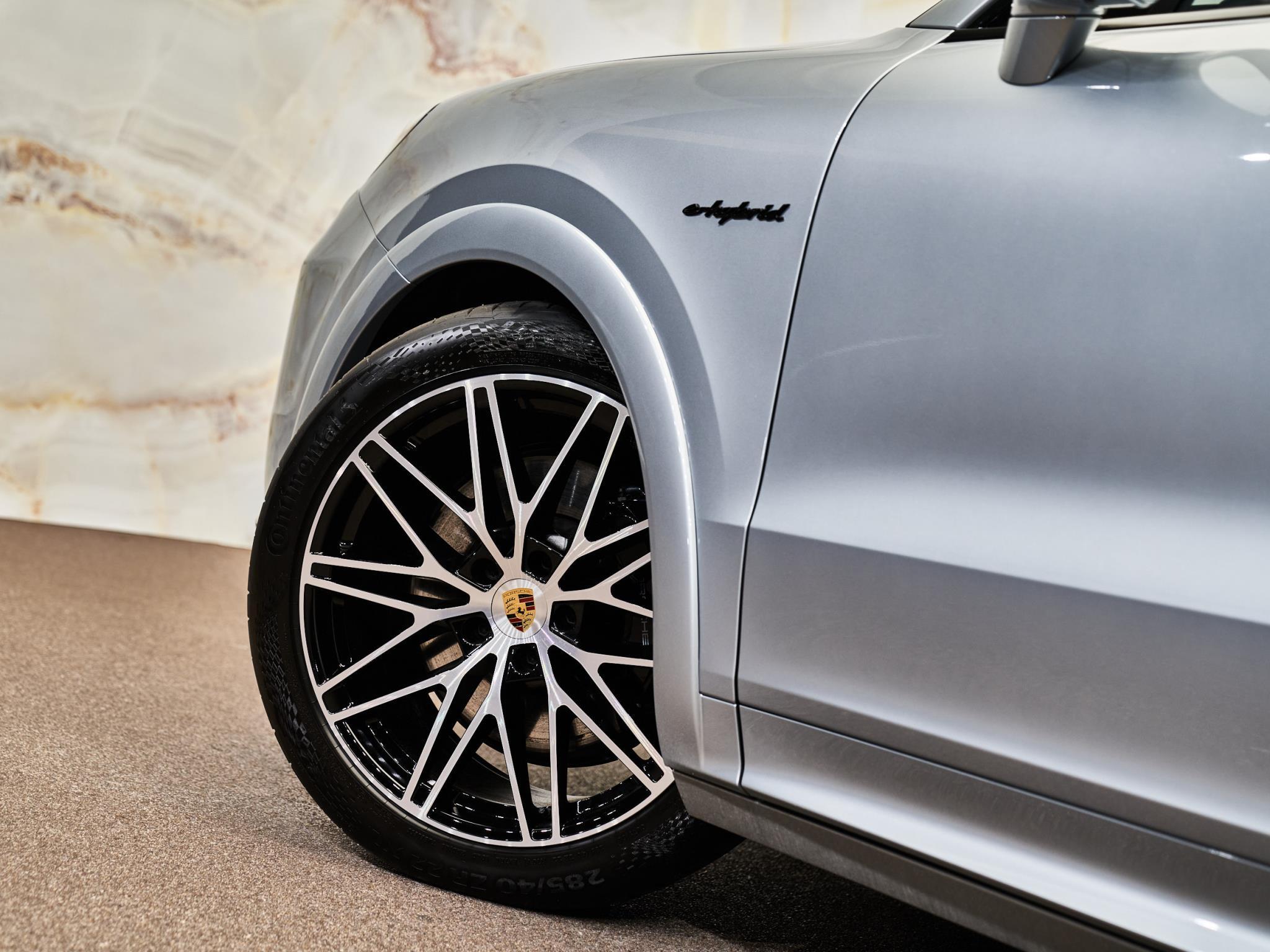Porsche Cayenne - 34