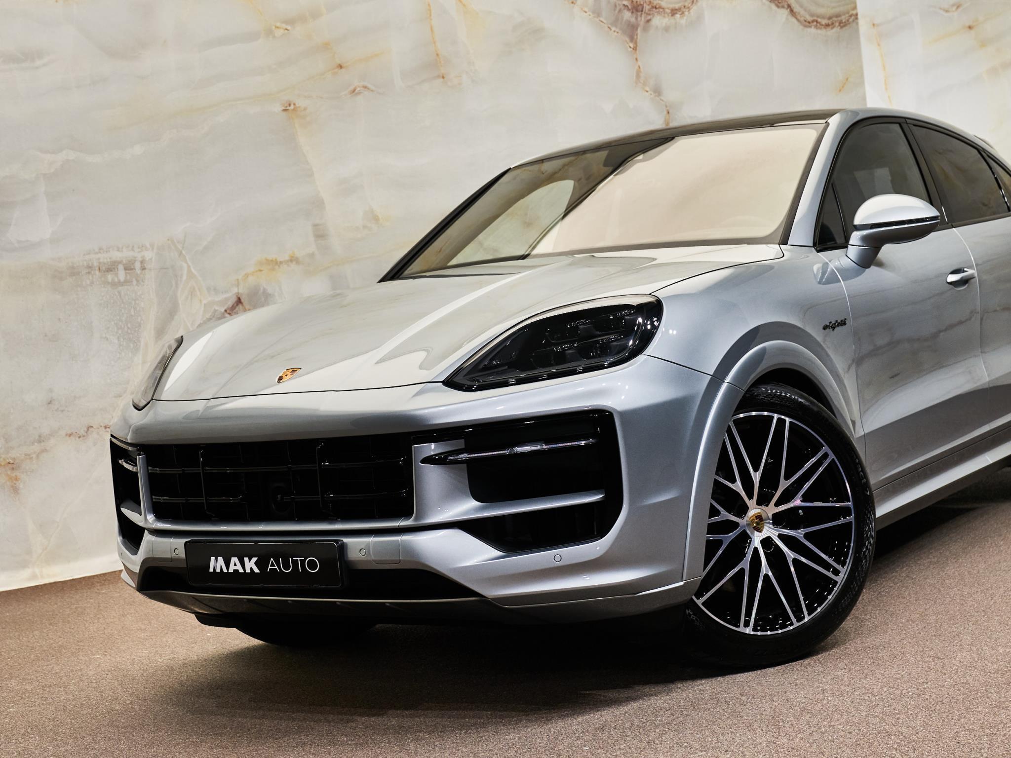 Porsche Cayenne - 5