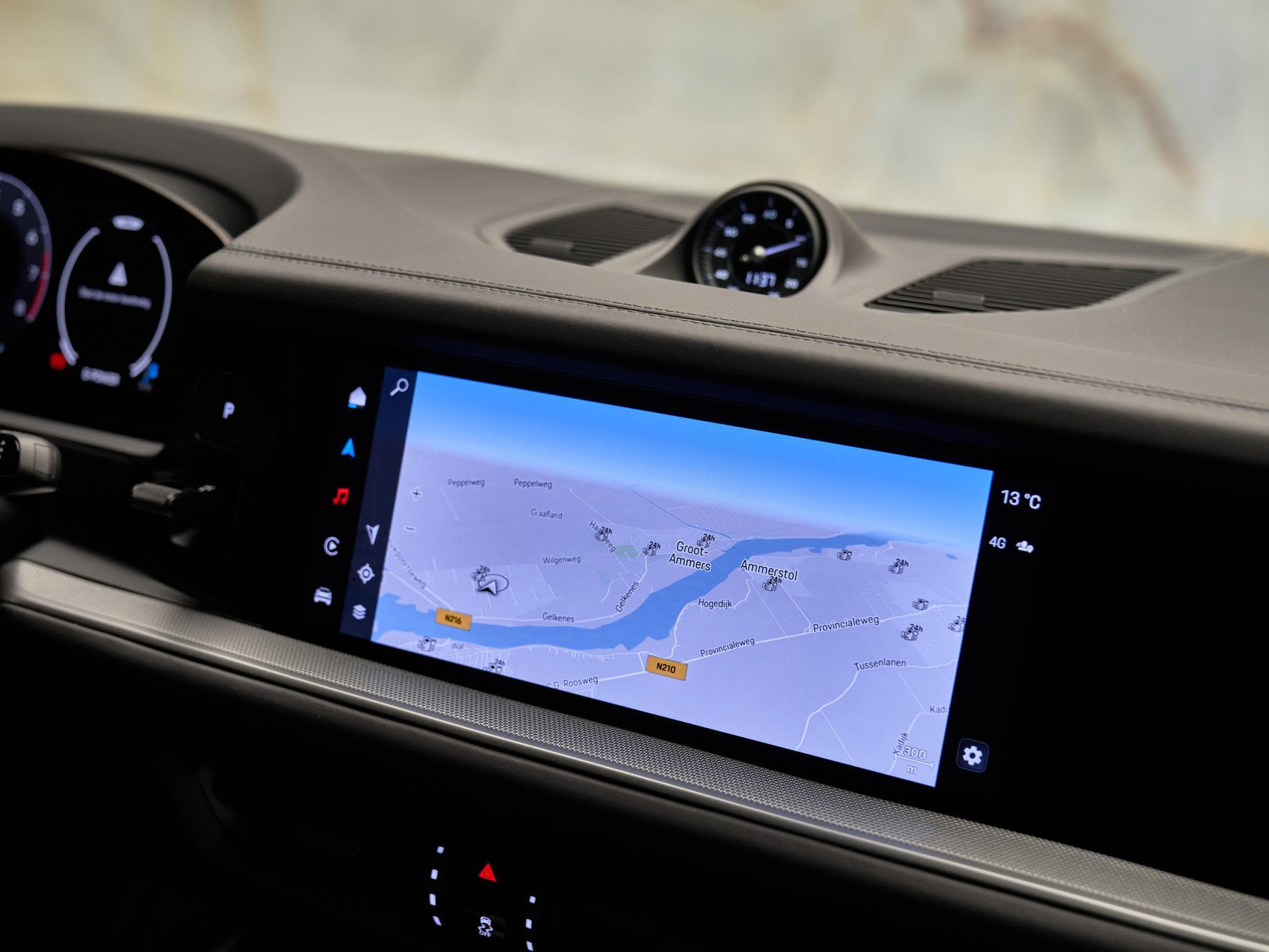 Porsche Cayenne - 26
