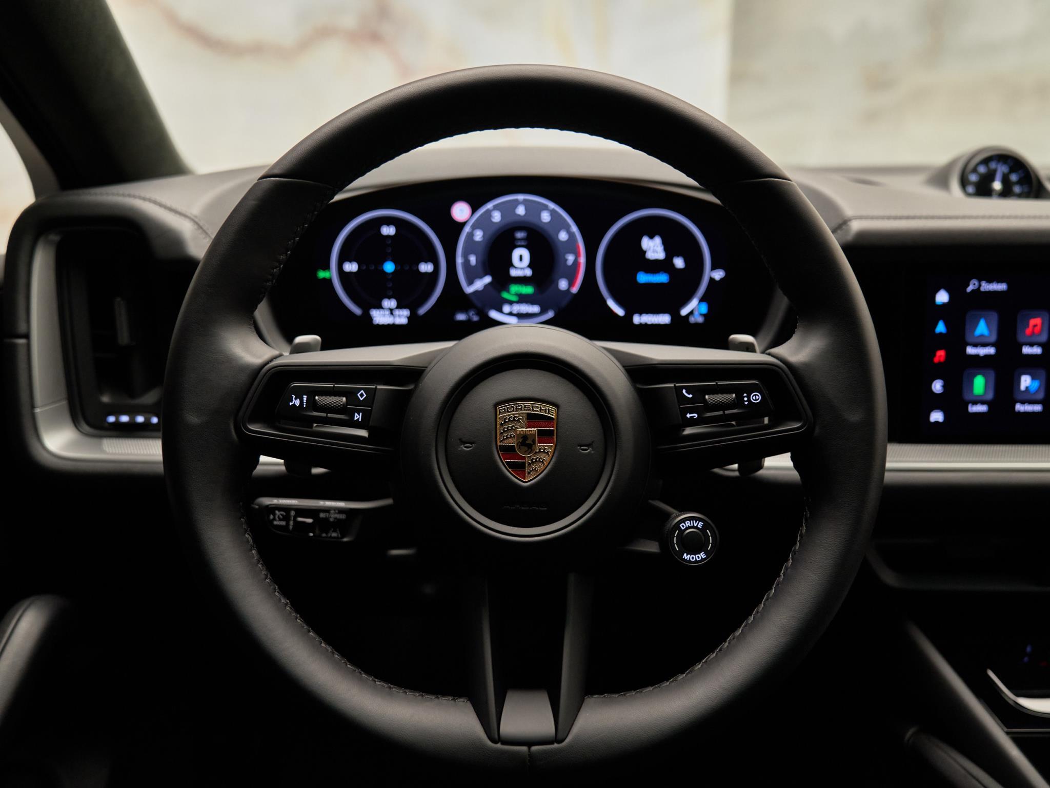 Porsche Cayenne - 21