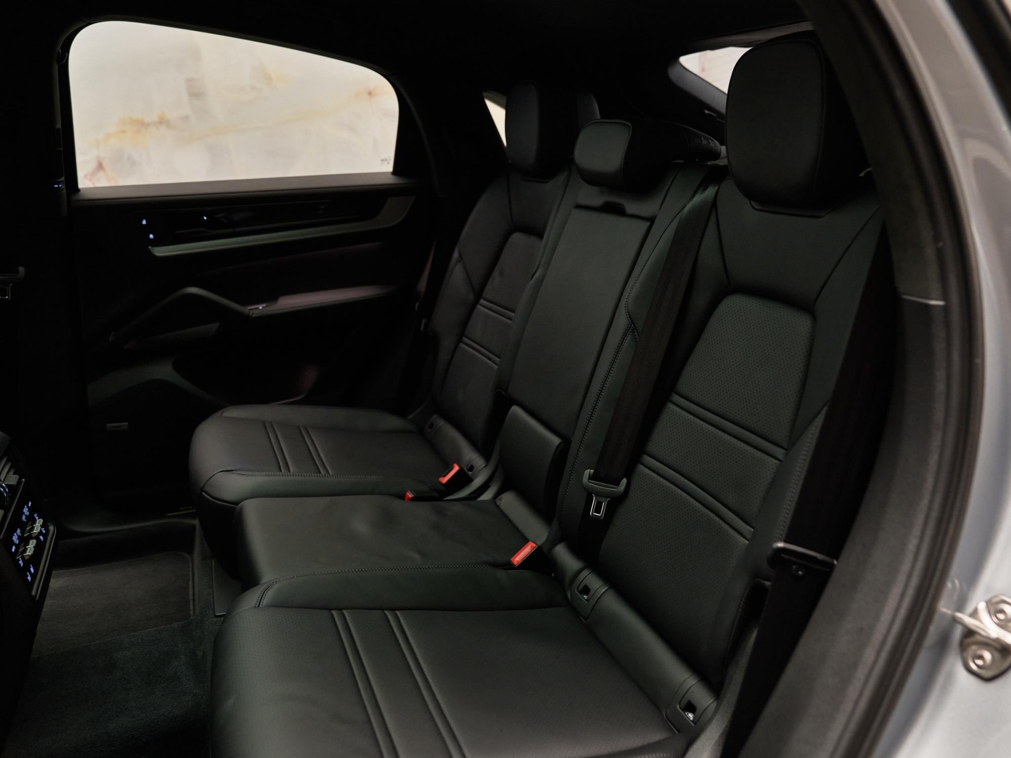 Porsche Cayenne - 29