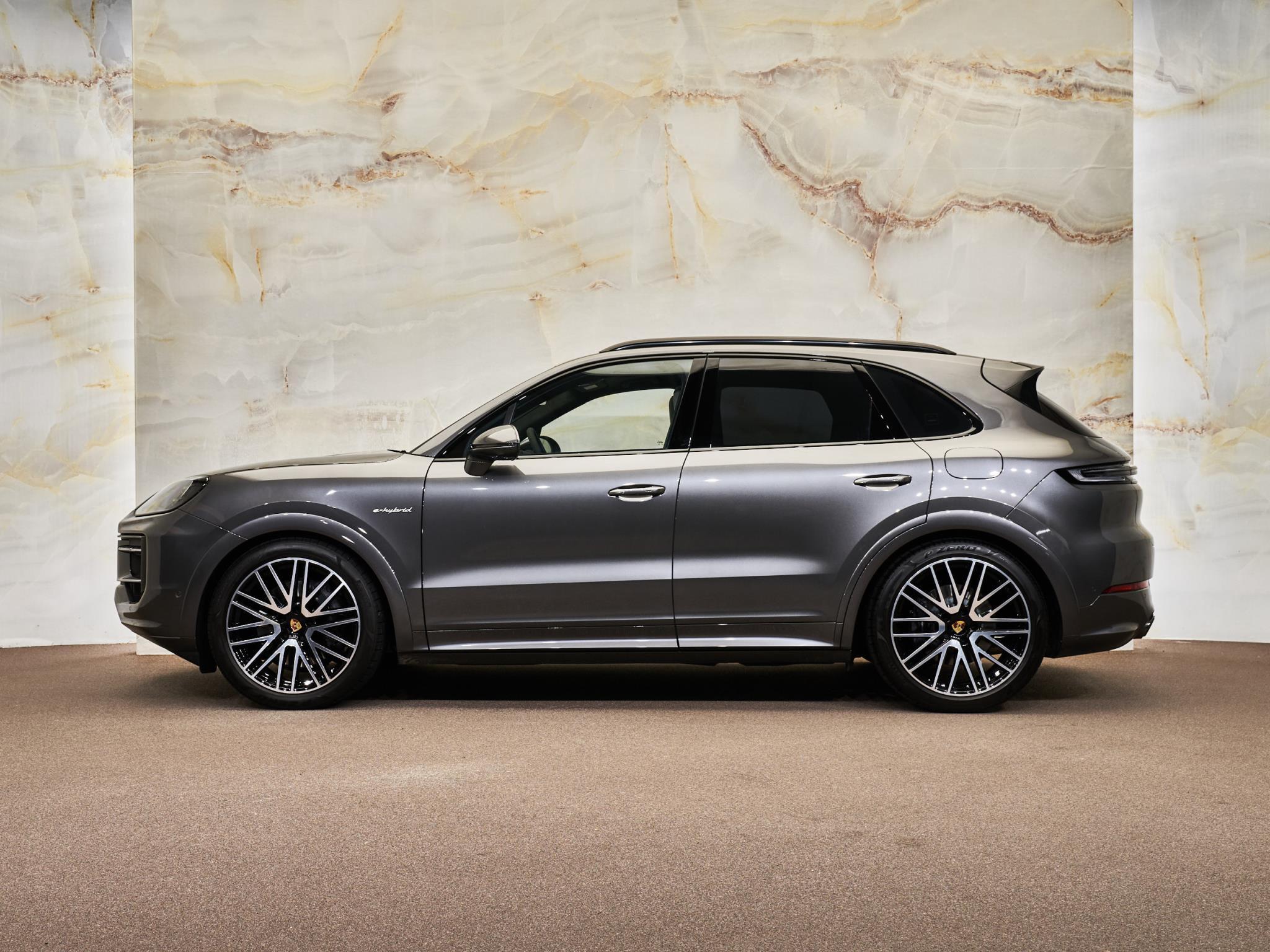 Porsche Cayenne - 3