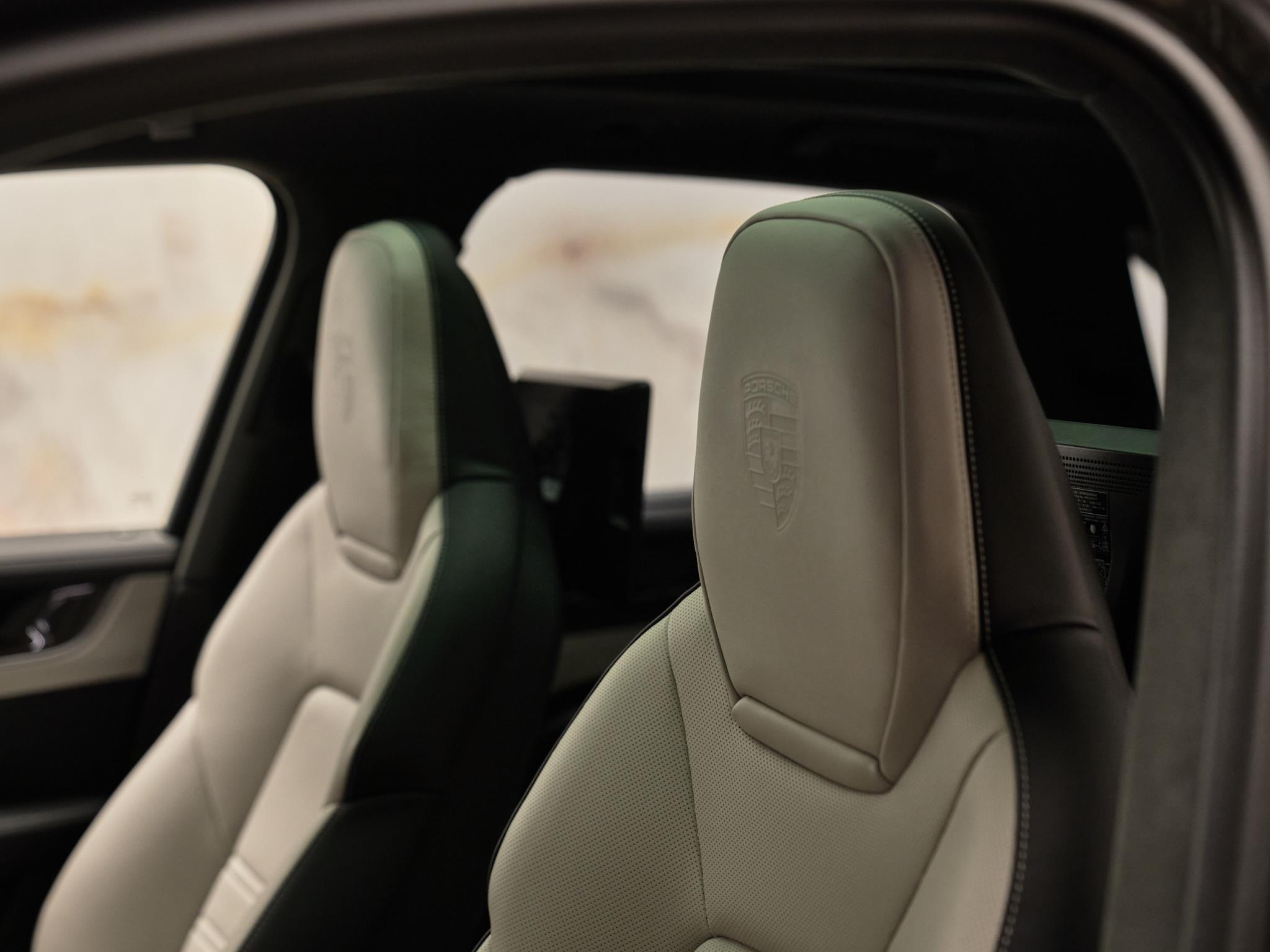 Porsche Cayenne - 31