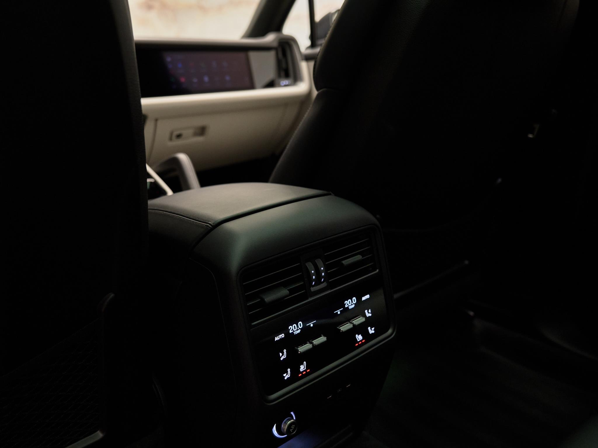 Porsche Cayenne - 33