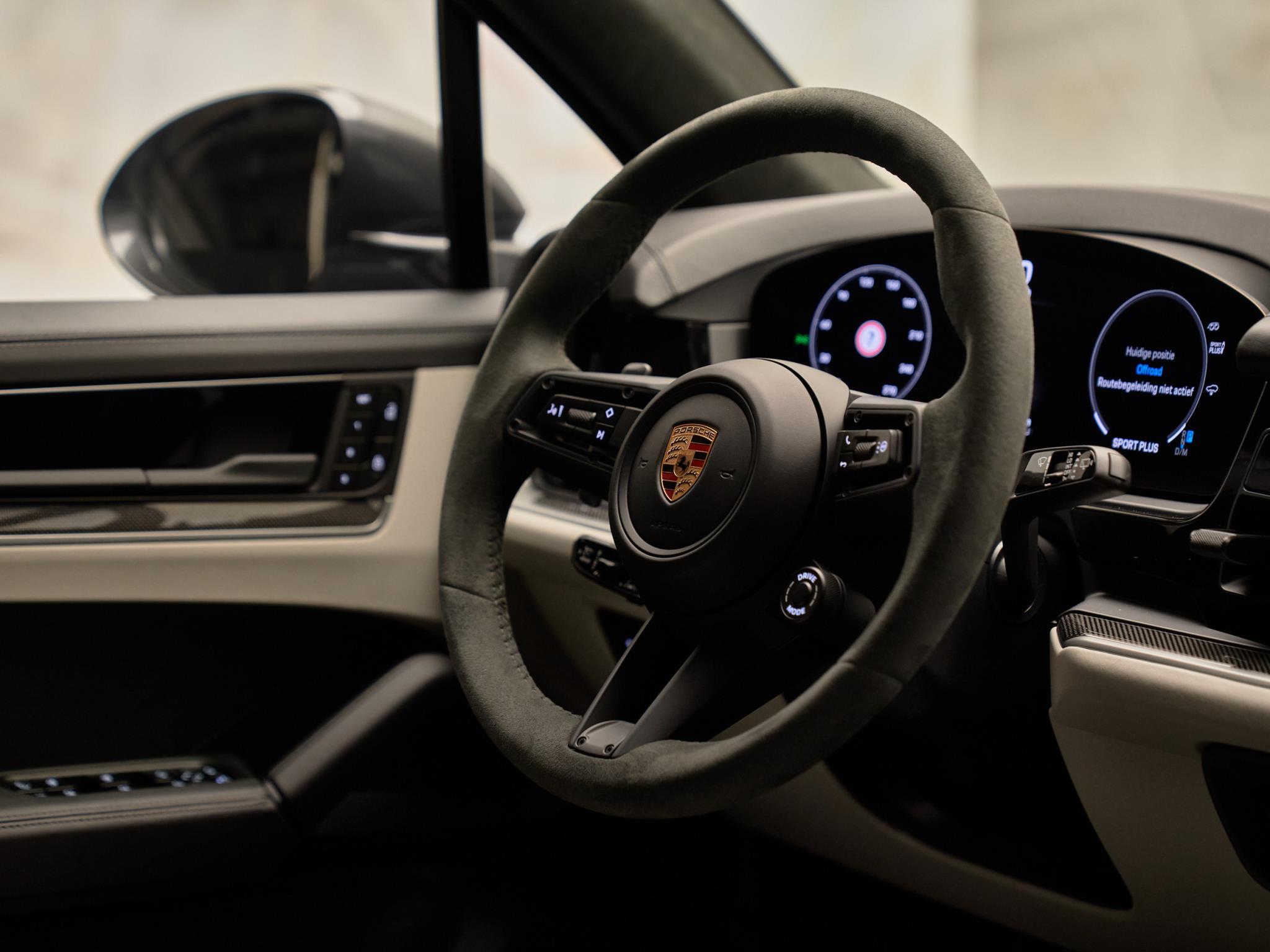 Porsche Cayenne - 30