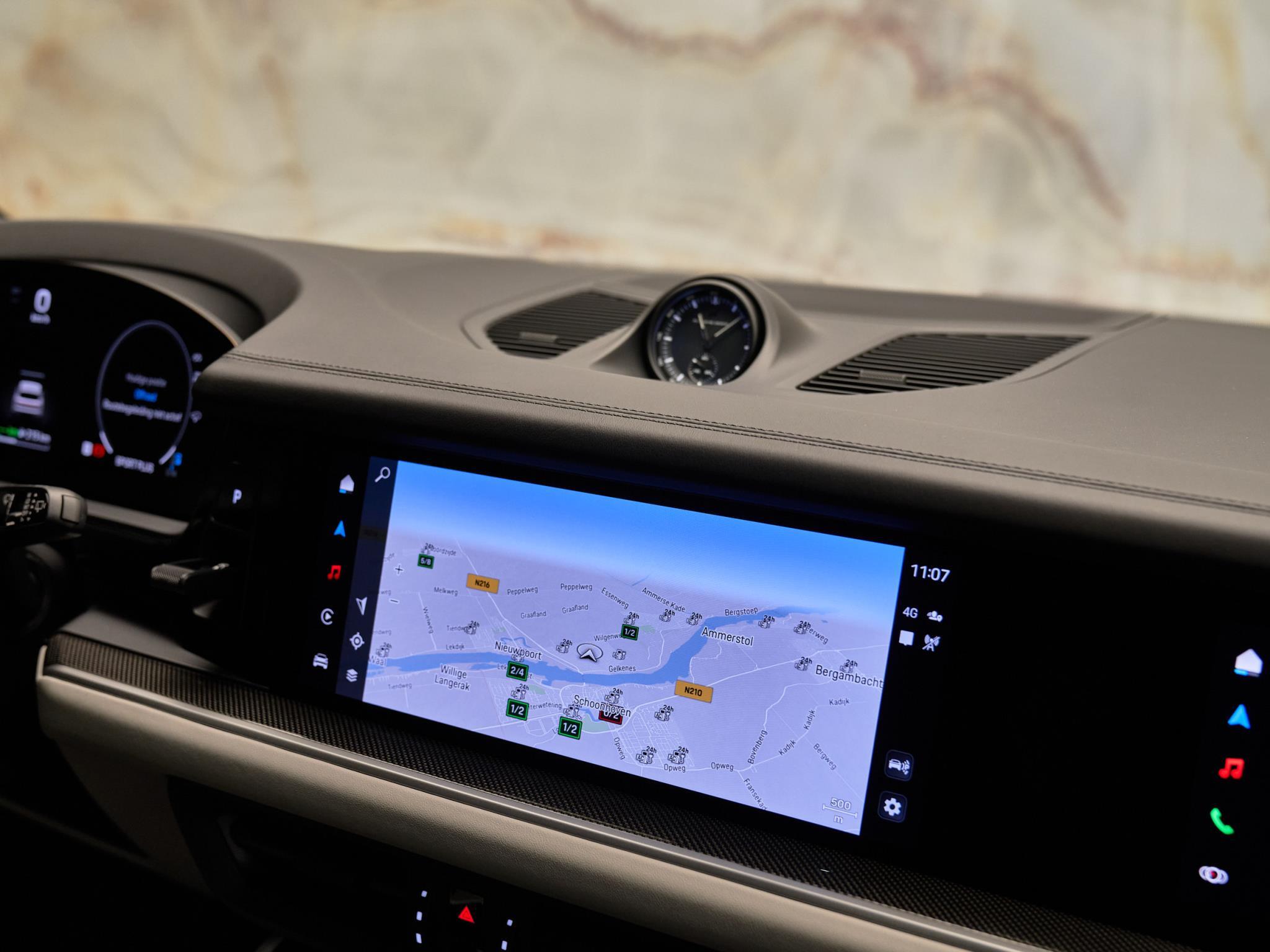 Porsche Cayenne - 29