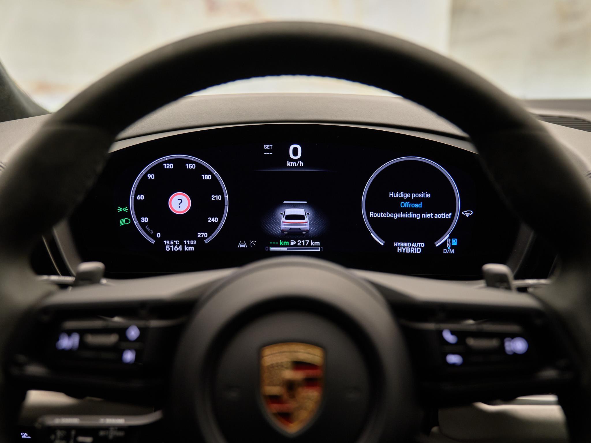 Porsche Cayenne - 21