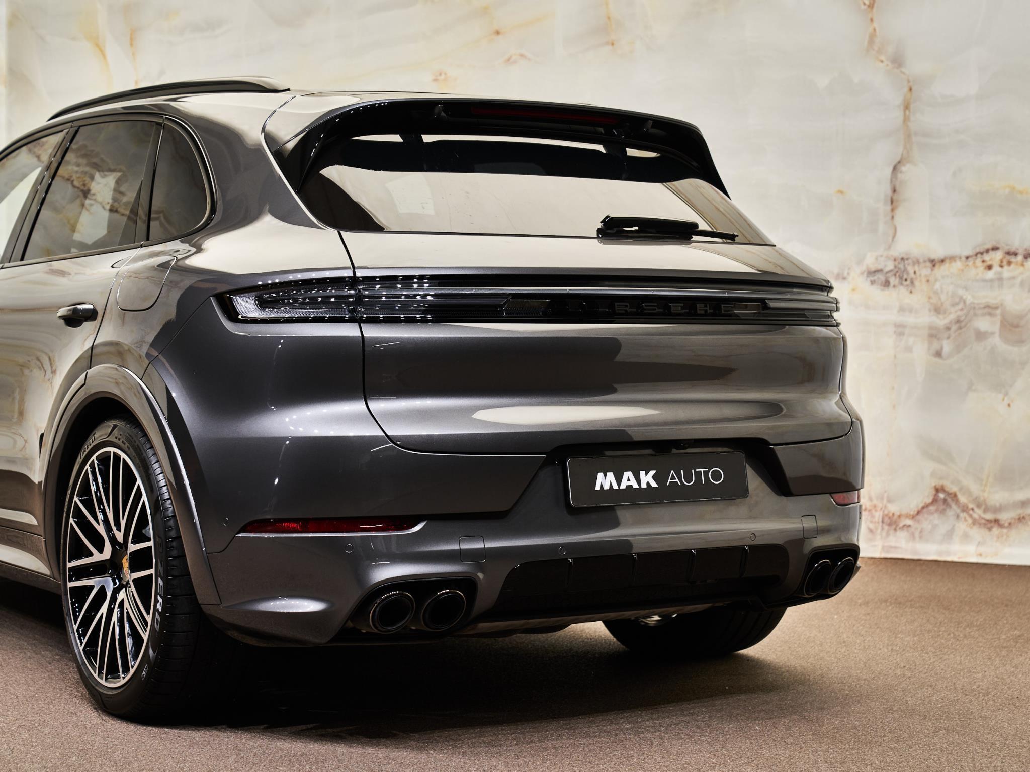 Porsche Cayenne - 6