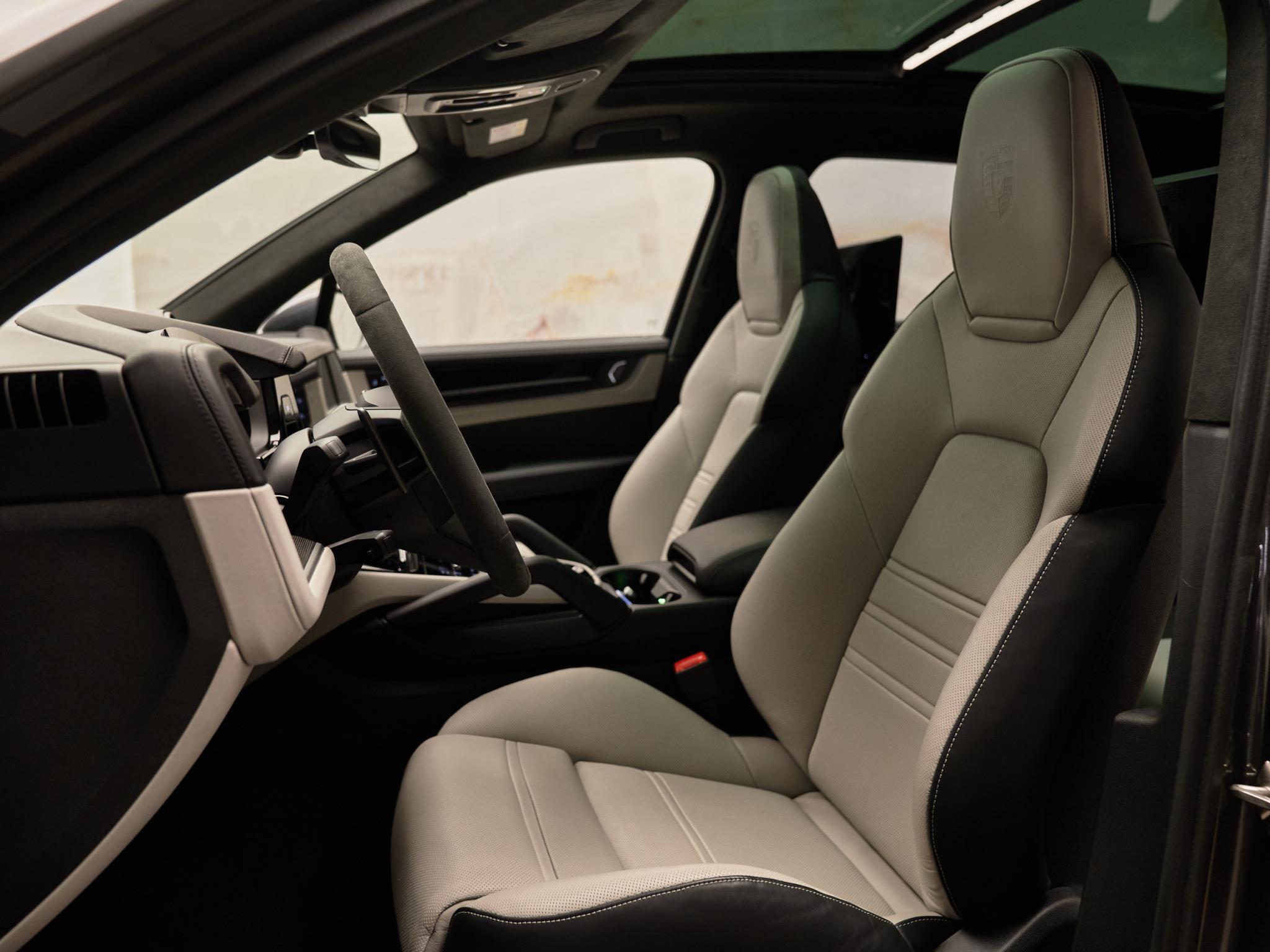 Porsche Cayenne - 8