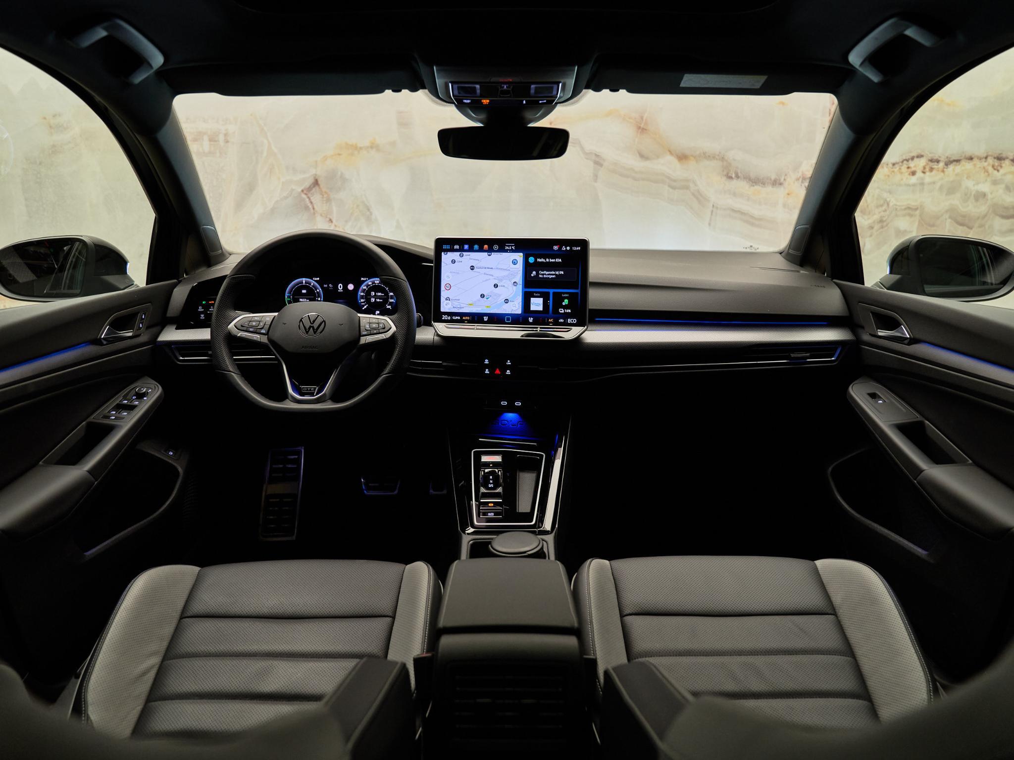 Volkswagen Golf - 24