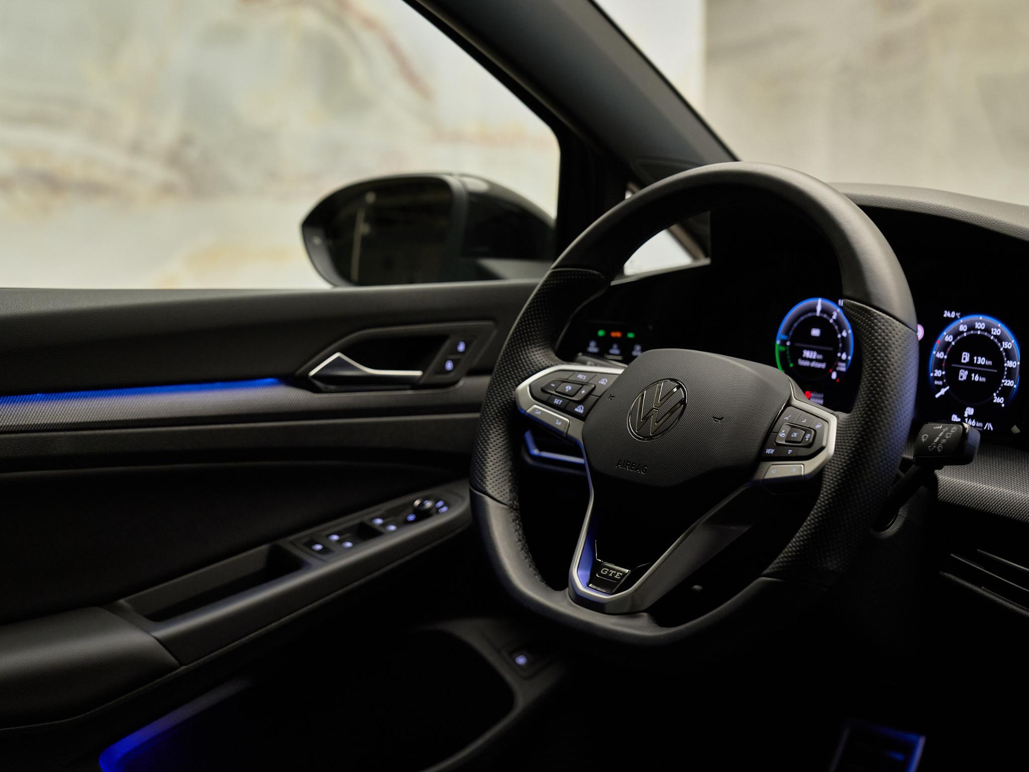Volkswagen Golf - 23