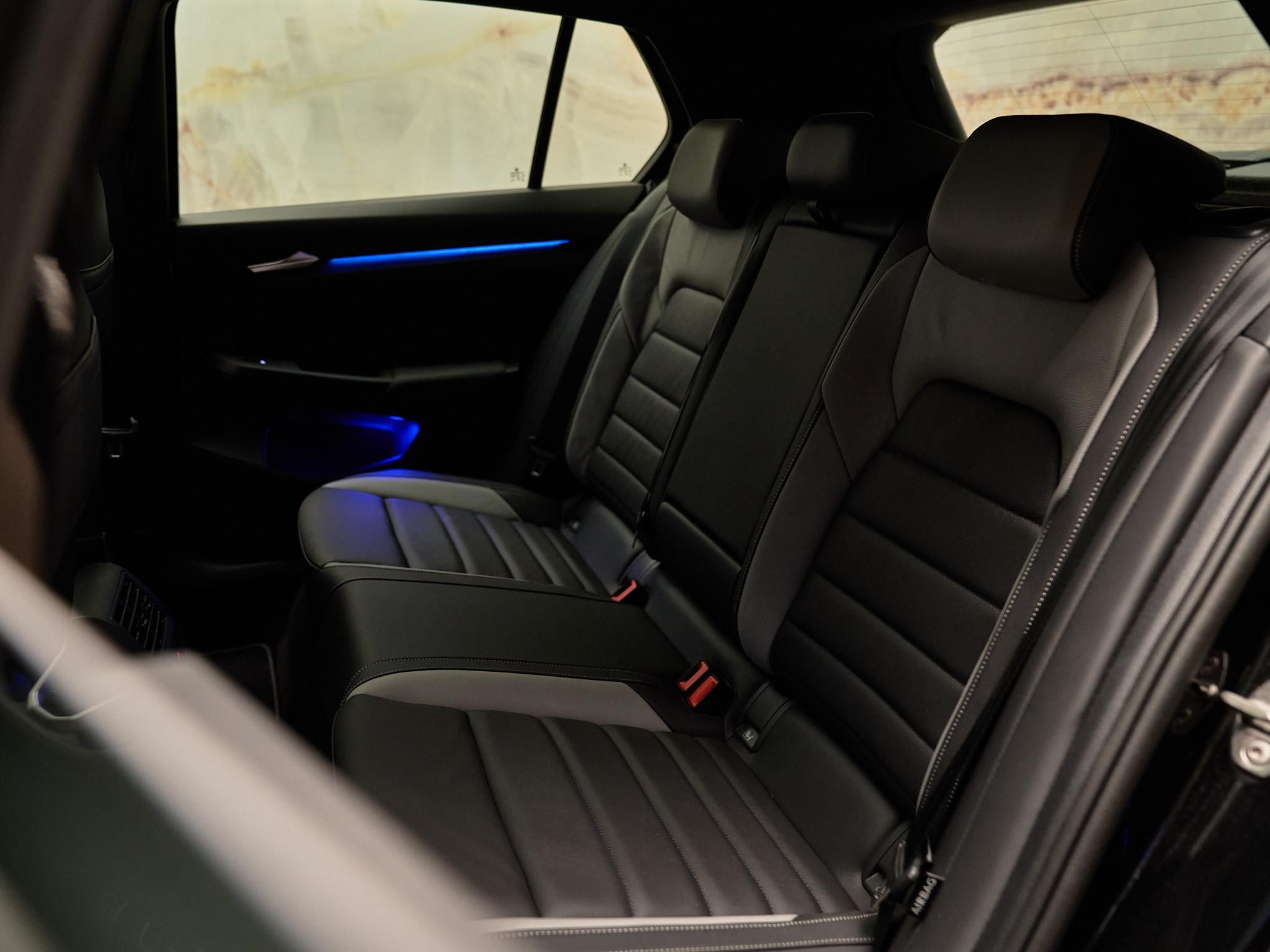 Volkswagen Golf - 22