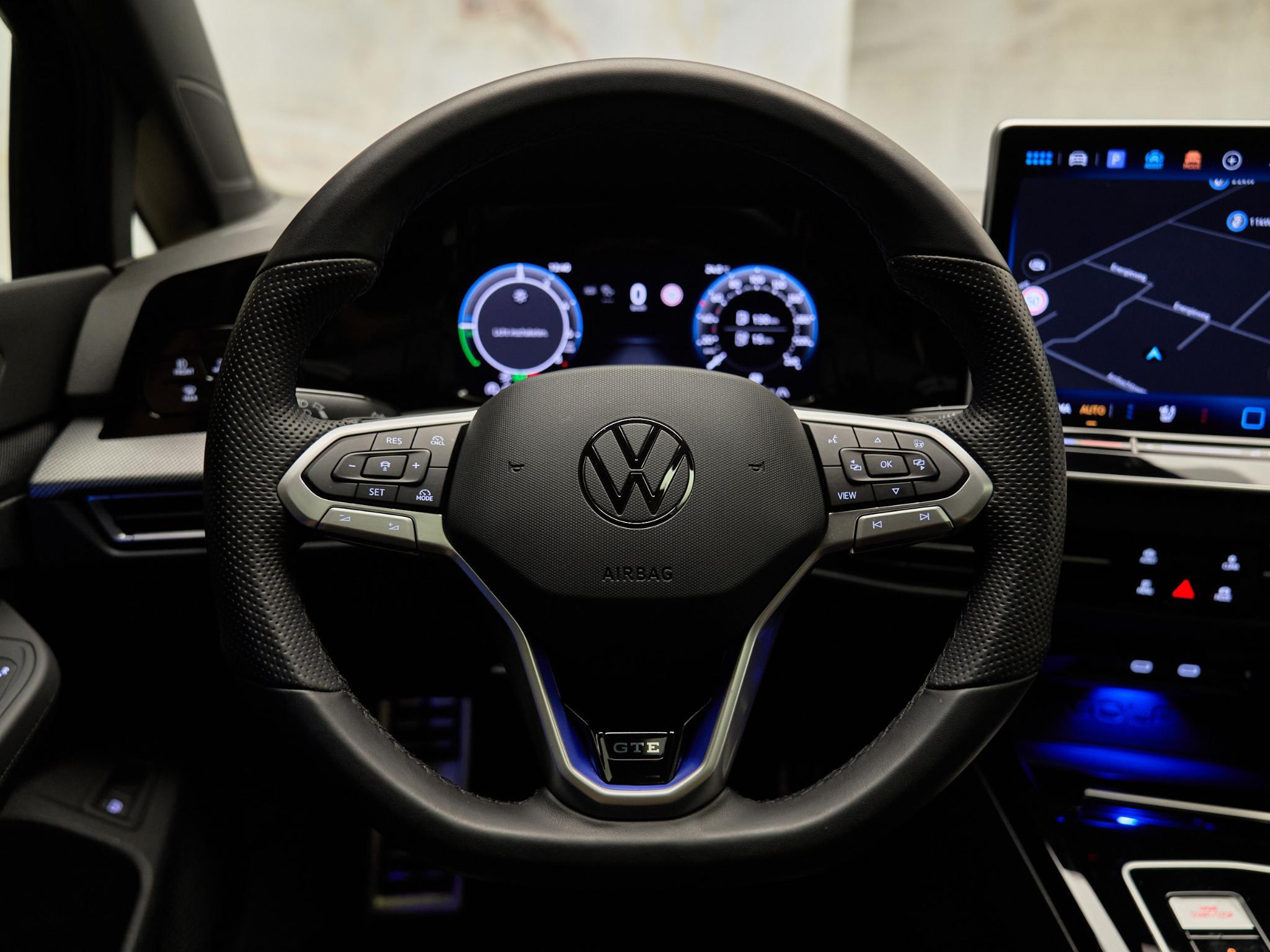Volkswagen Golf - 14