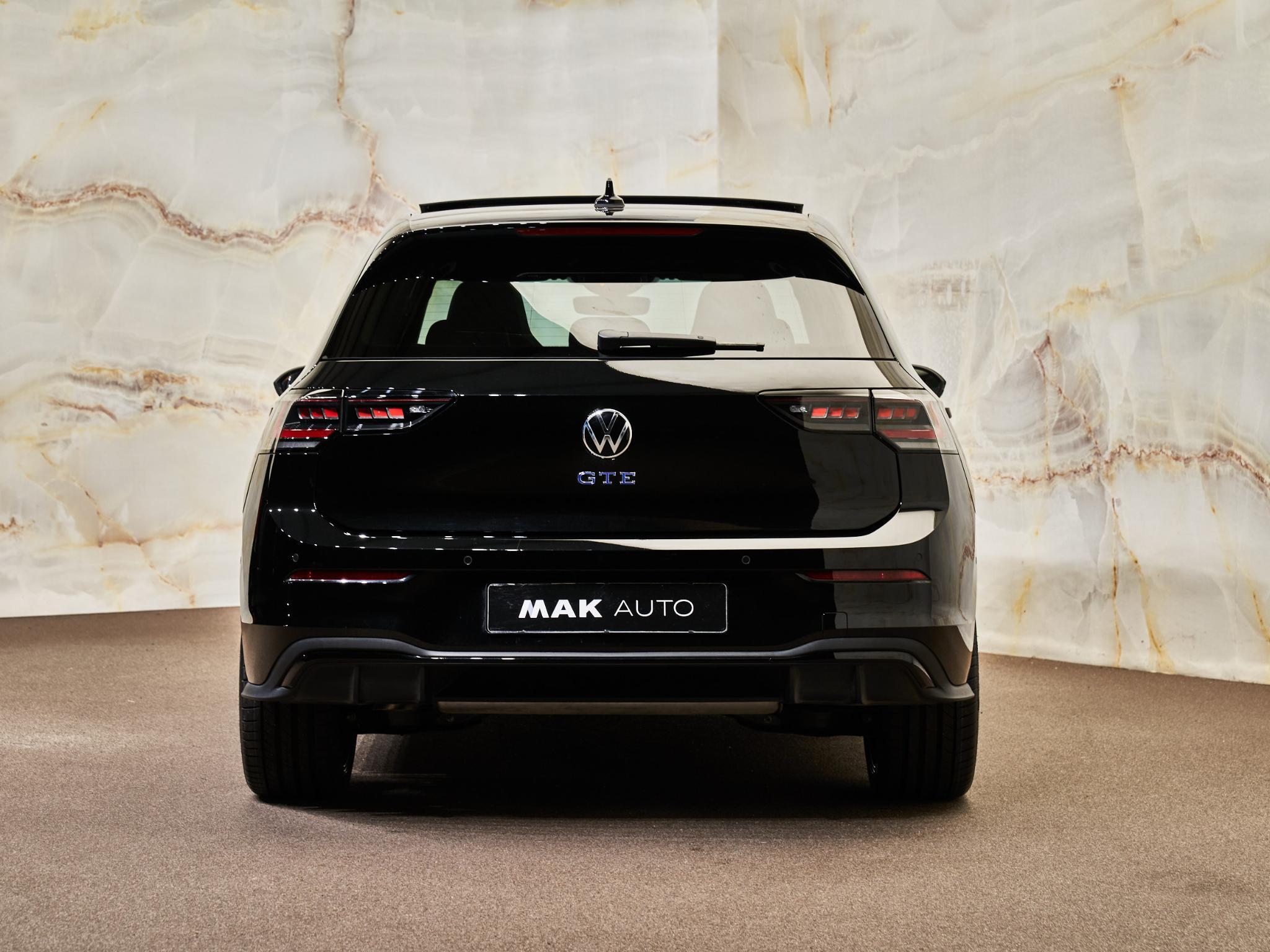 Volkswagen Golf - 28