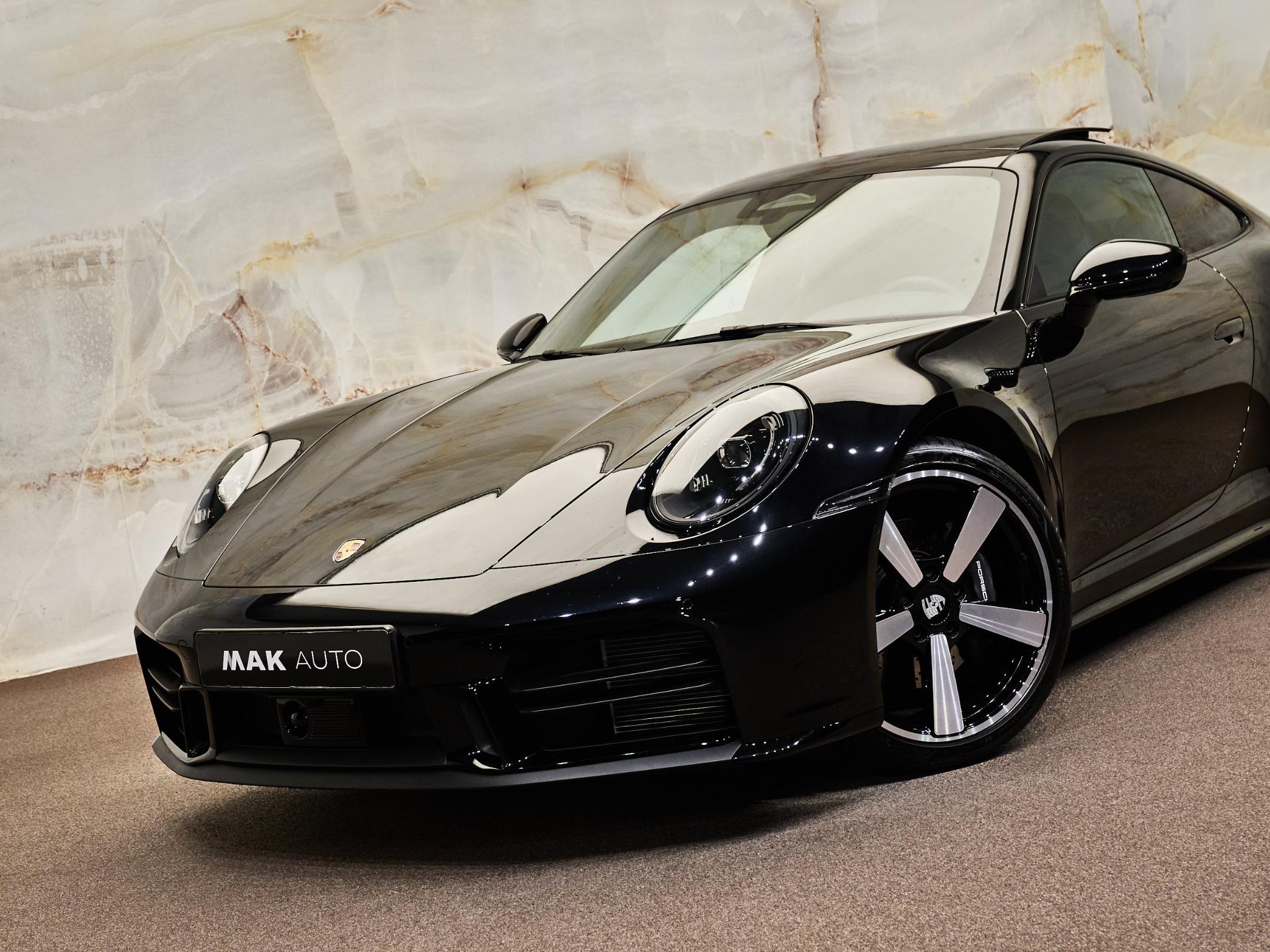 Porsche 911 - 4