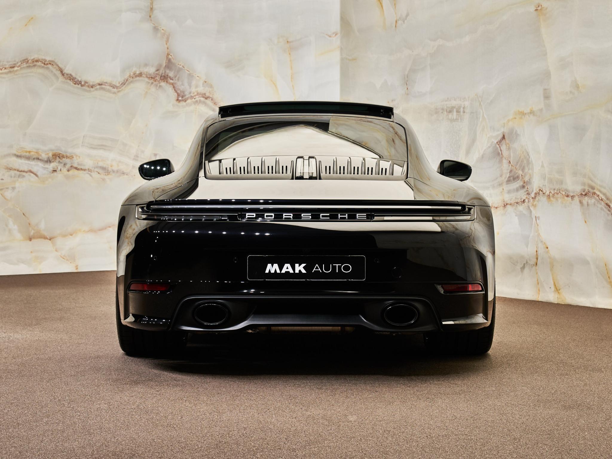Porsche 911 - 32