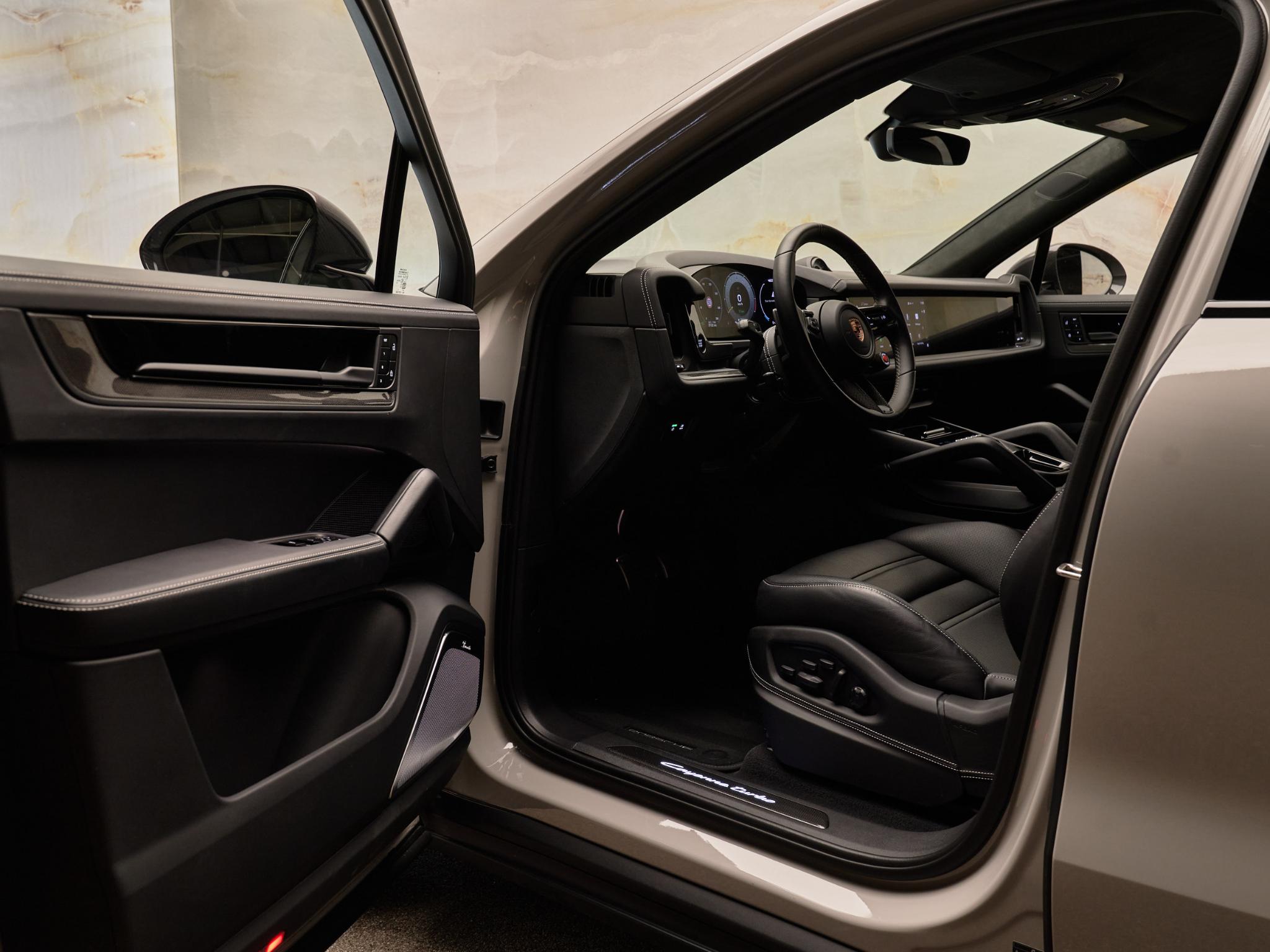 Porsche Cayenne - 9