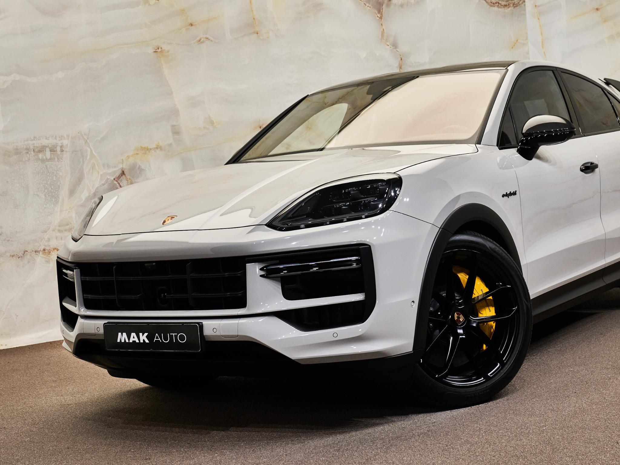 Porsche Cayenne - 4