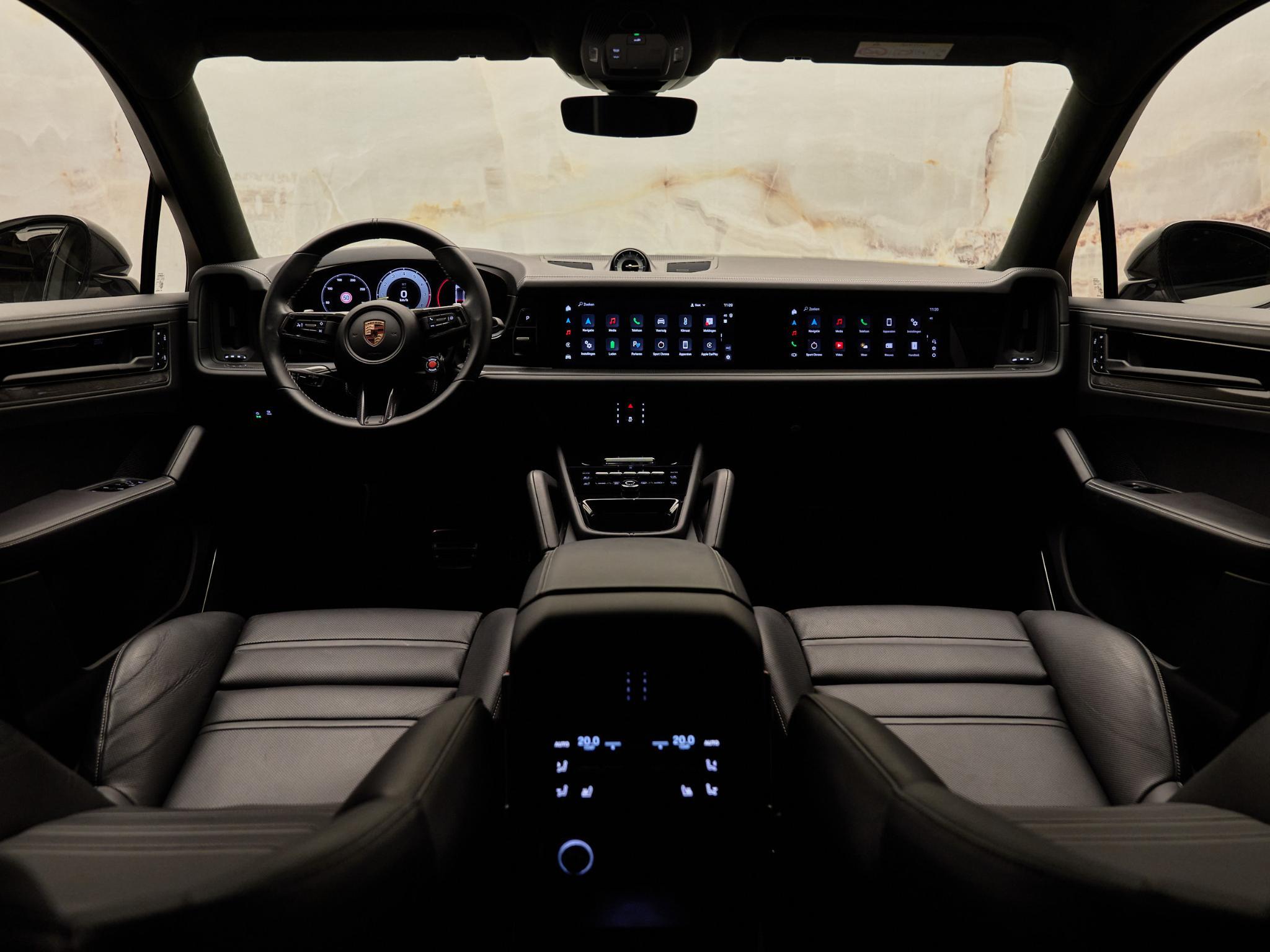 Porsche Cayenne - 32