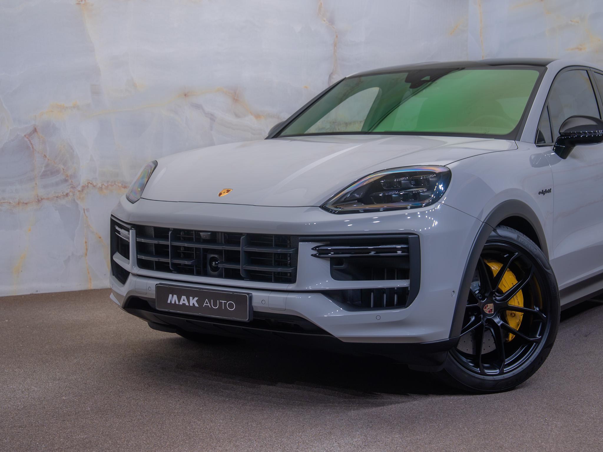 Porsche Cayenne - 4