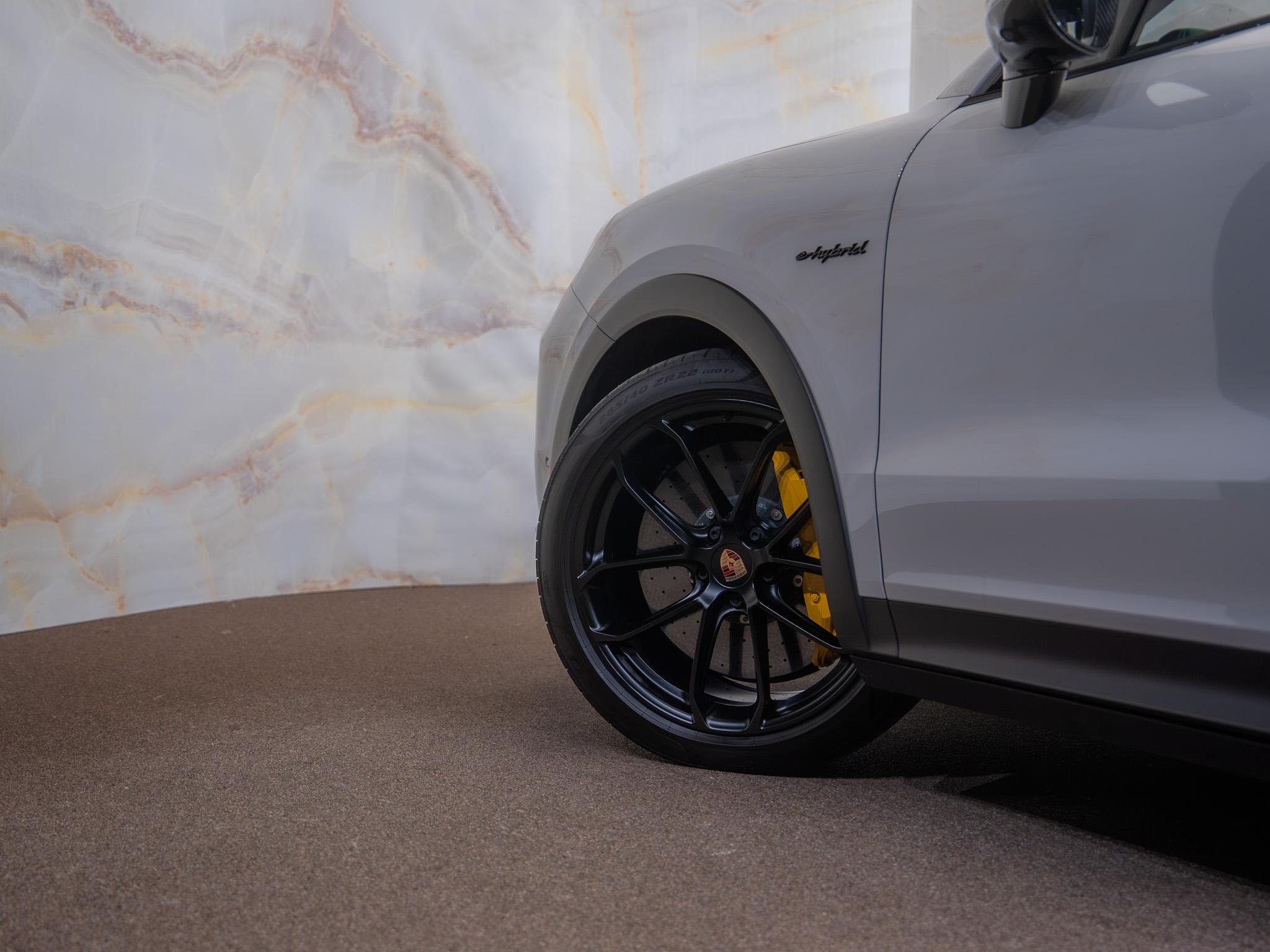 Porsche Cayenne - 26