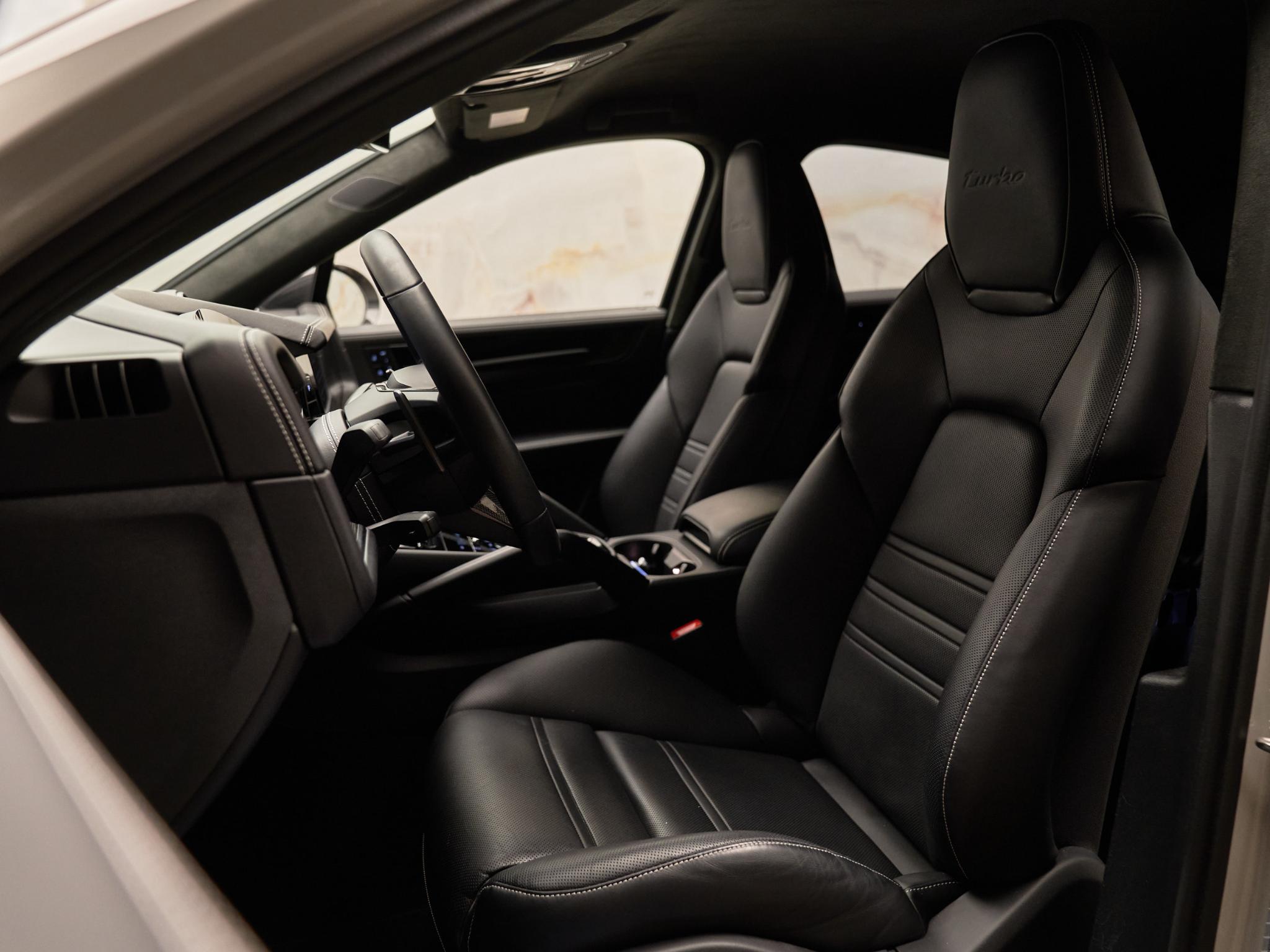 Porsche Cayenne - 10
