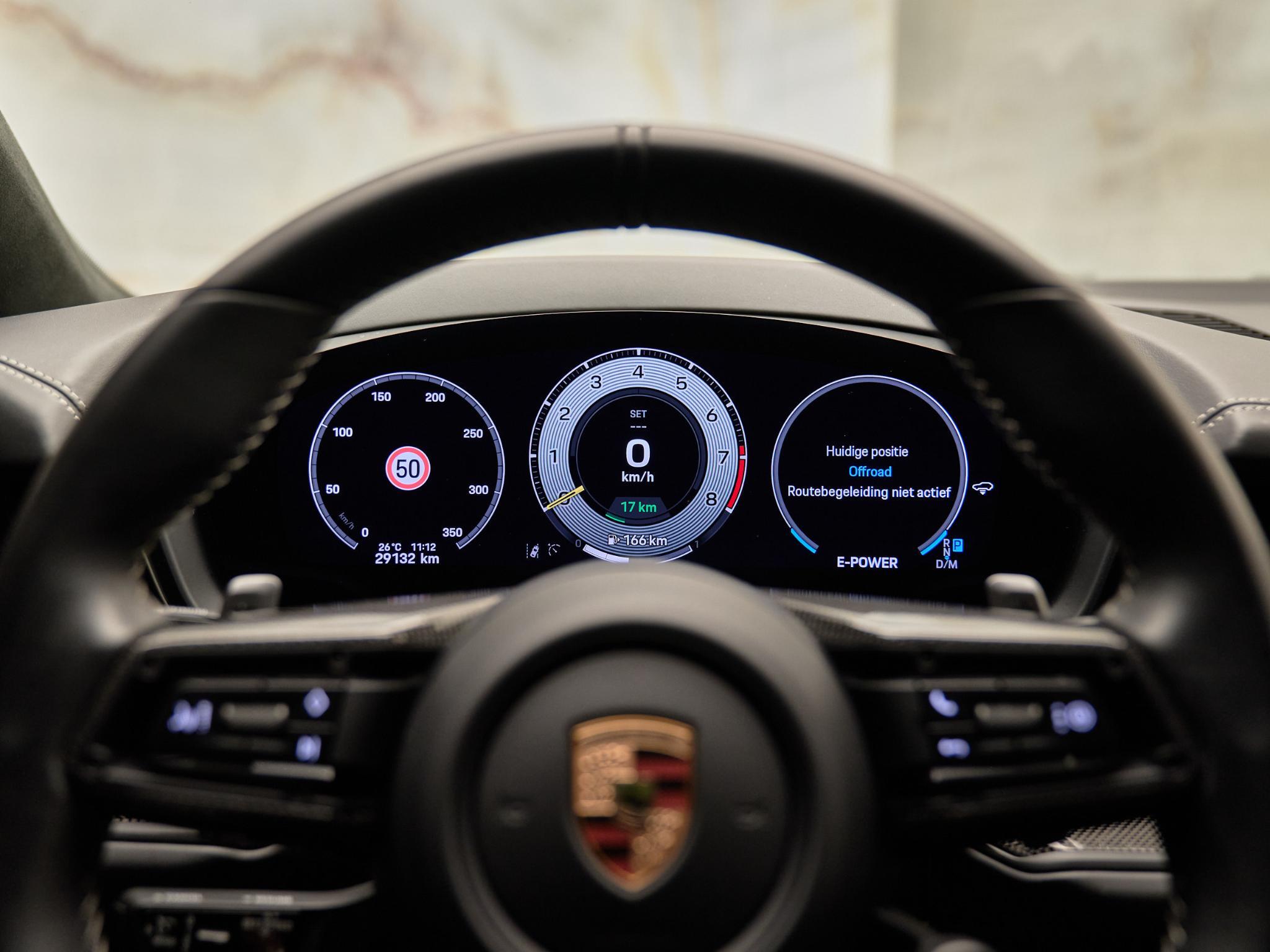 Porsche Cayenne - 21