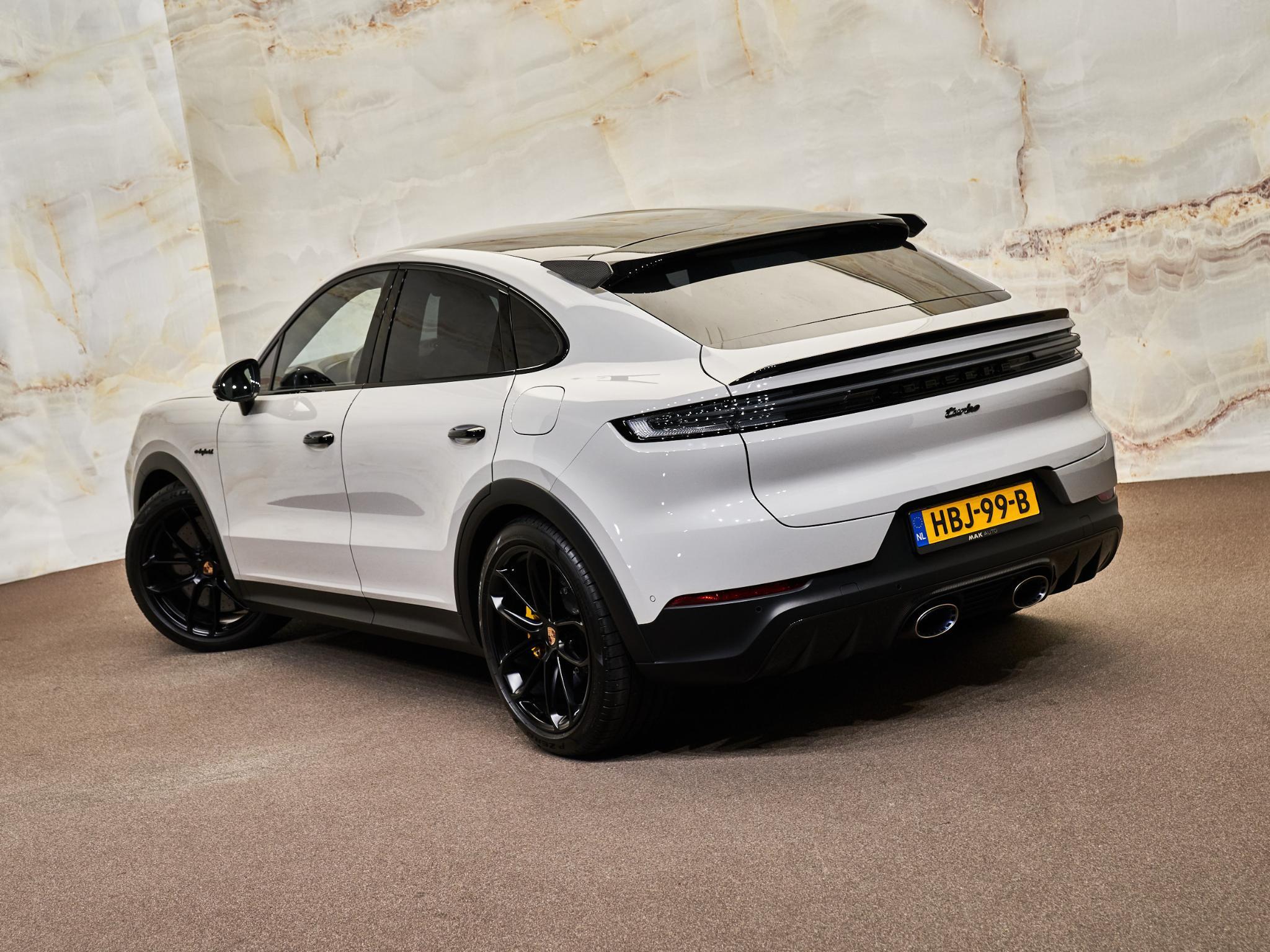 Porsche Cayenne - 35