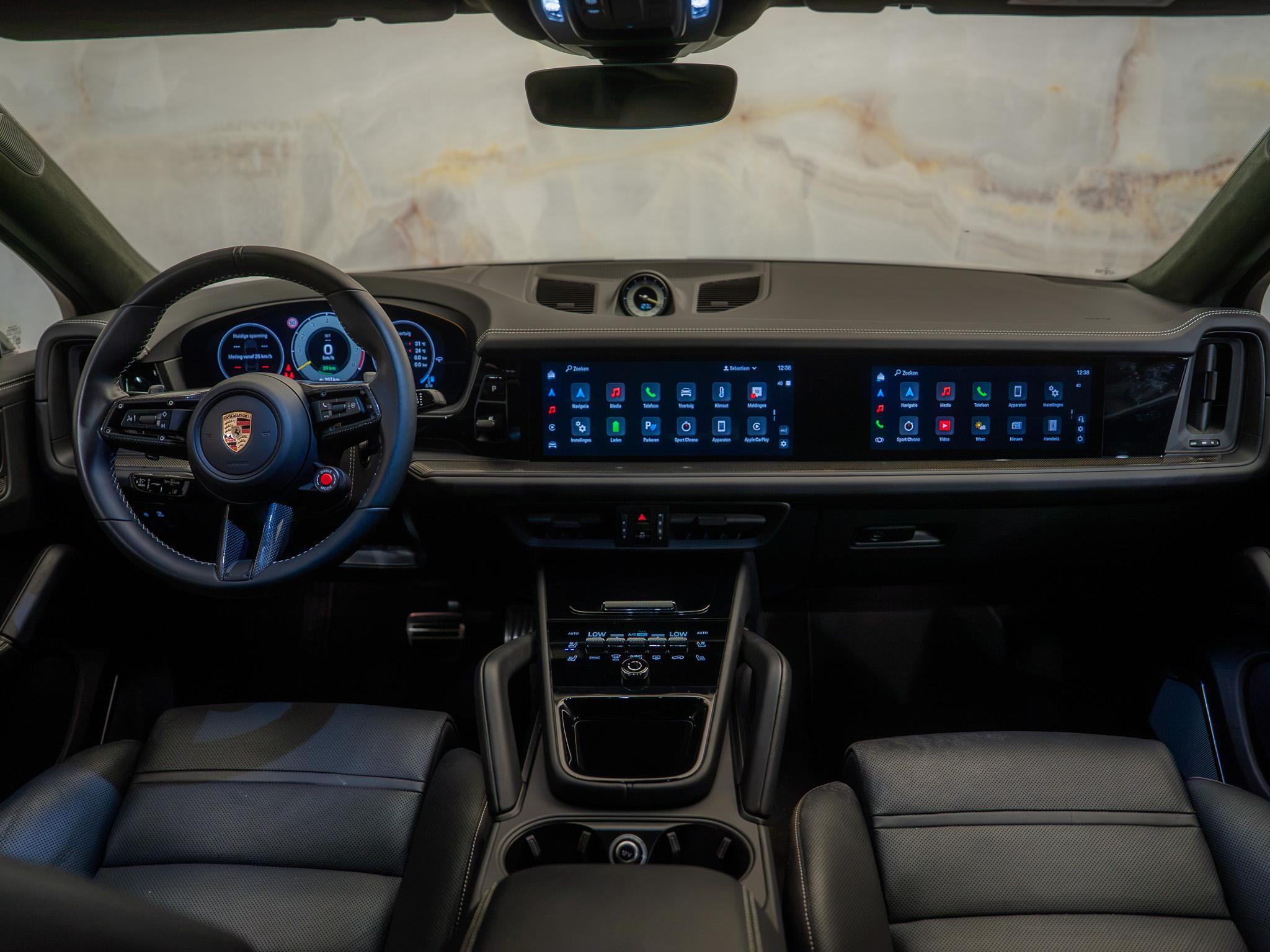 Porsche Cayenne - 25