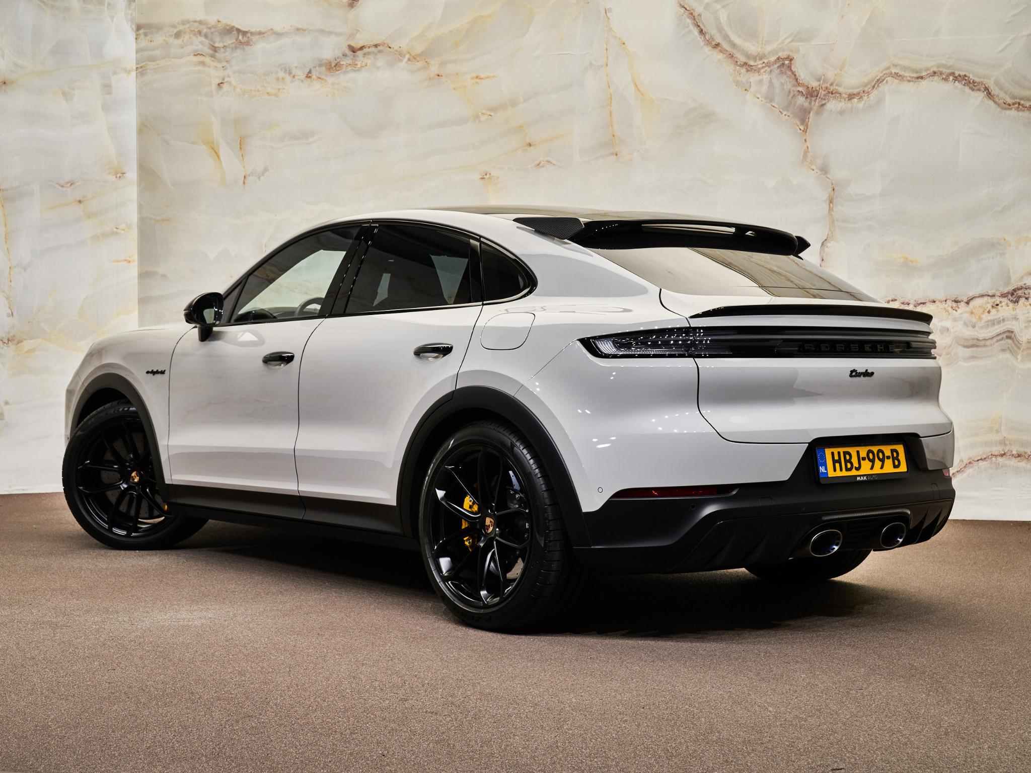 Porsche Cayenne - 3