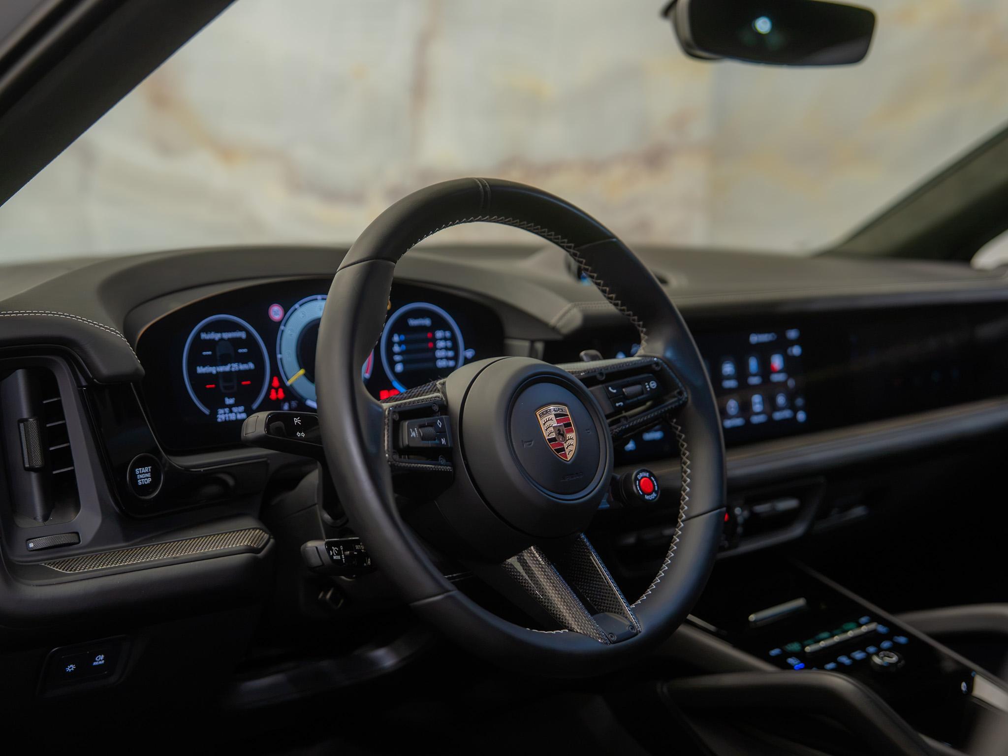 Porsche Cayenne - 21