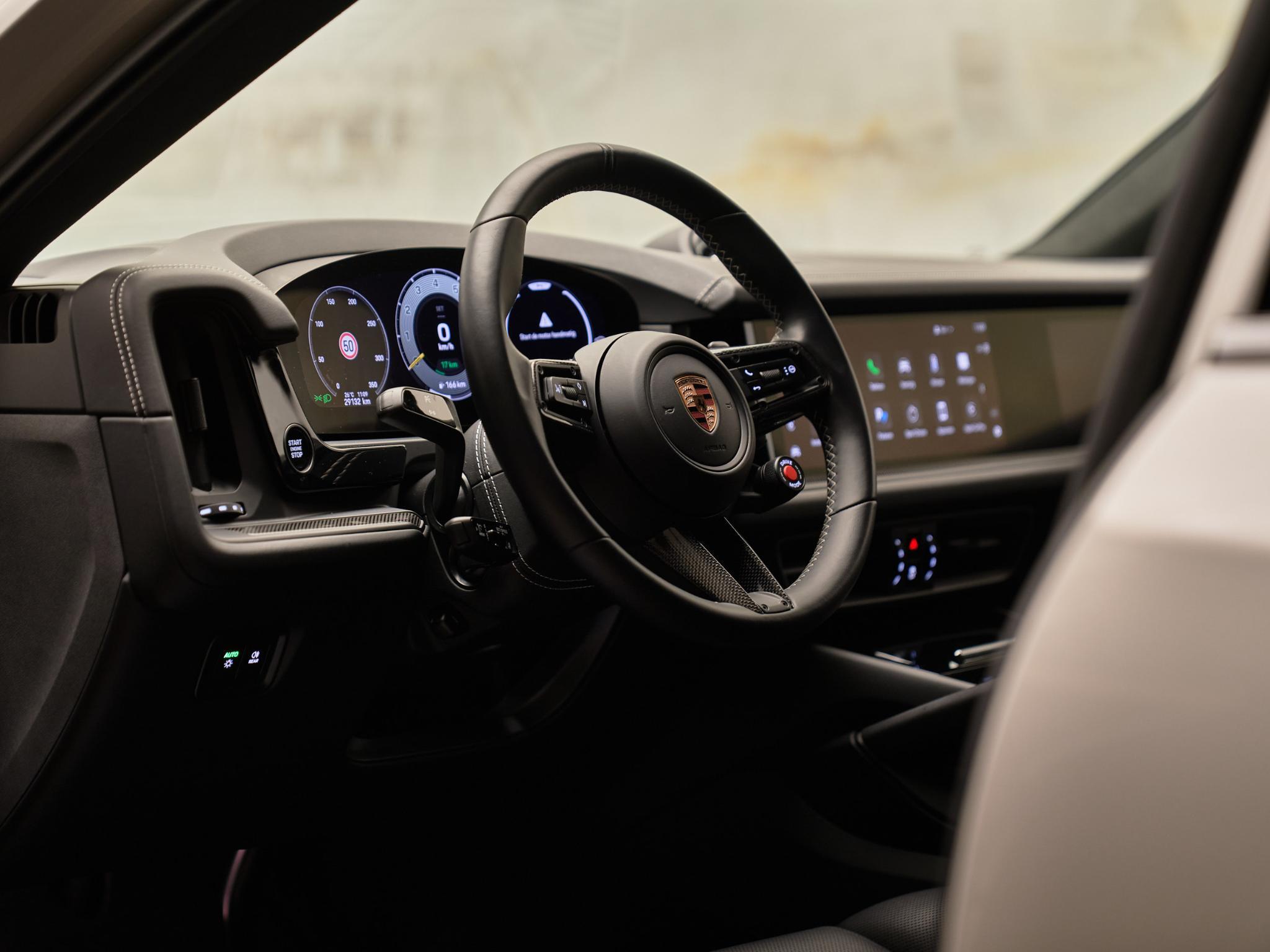 Porsche Cayenne - 24