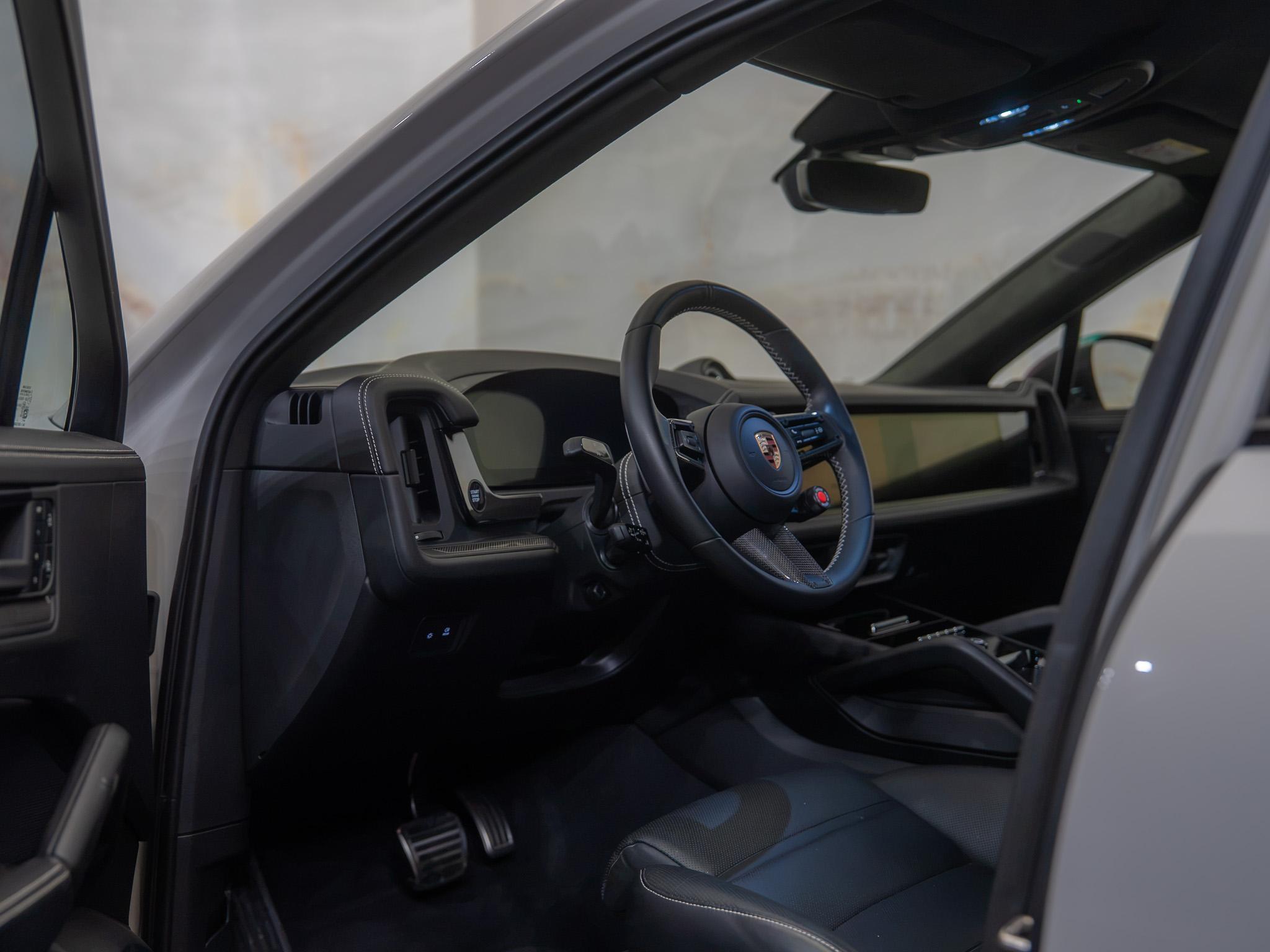 Porsche Cayenne - 9