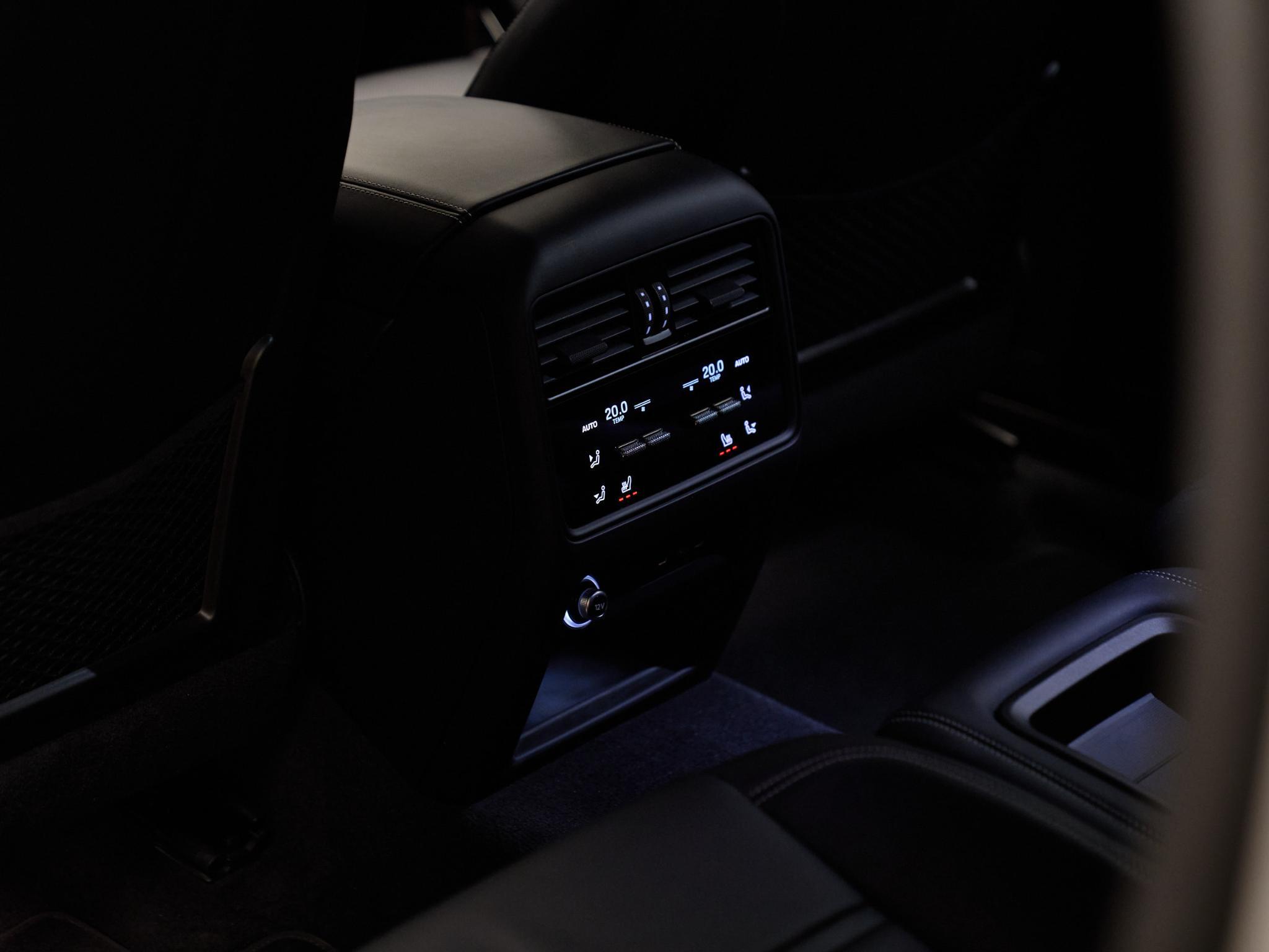 Porsche Cayenne - 31