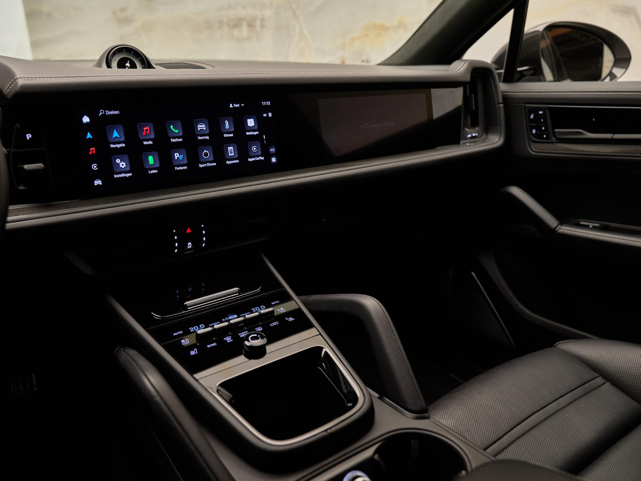 Porsche Cayenne - 25