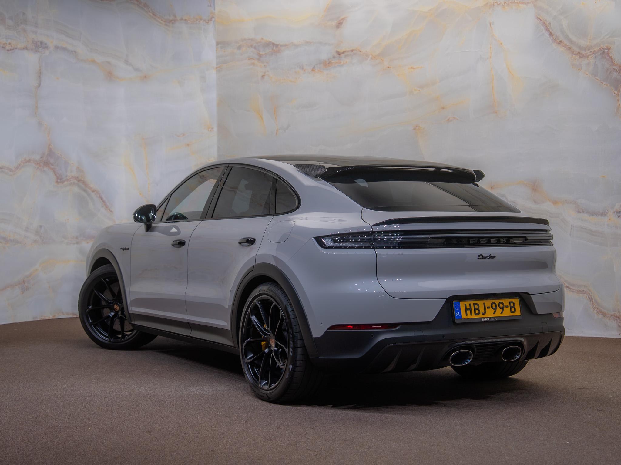 Porsche Cayenne - 3