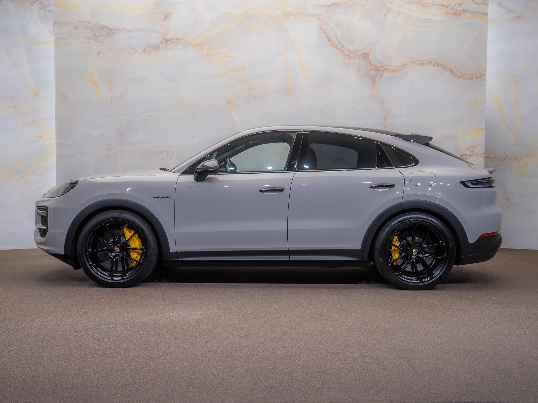 Porsche Cayenne - 2