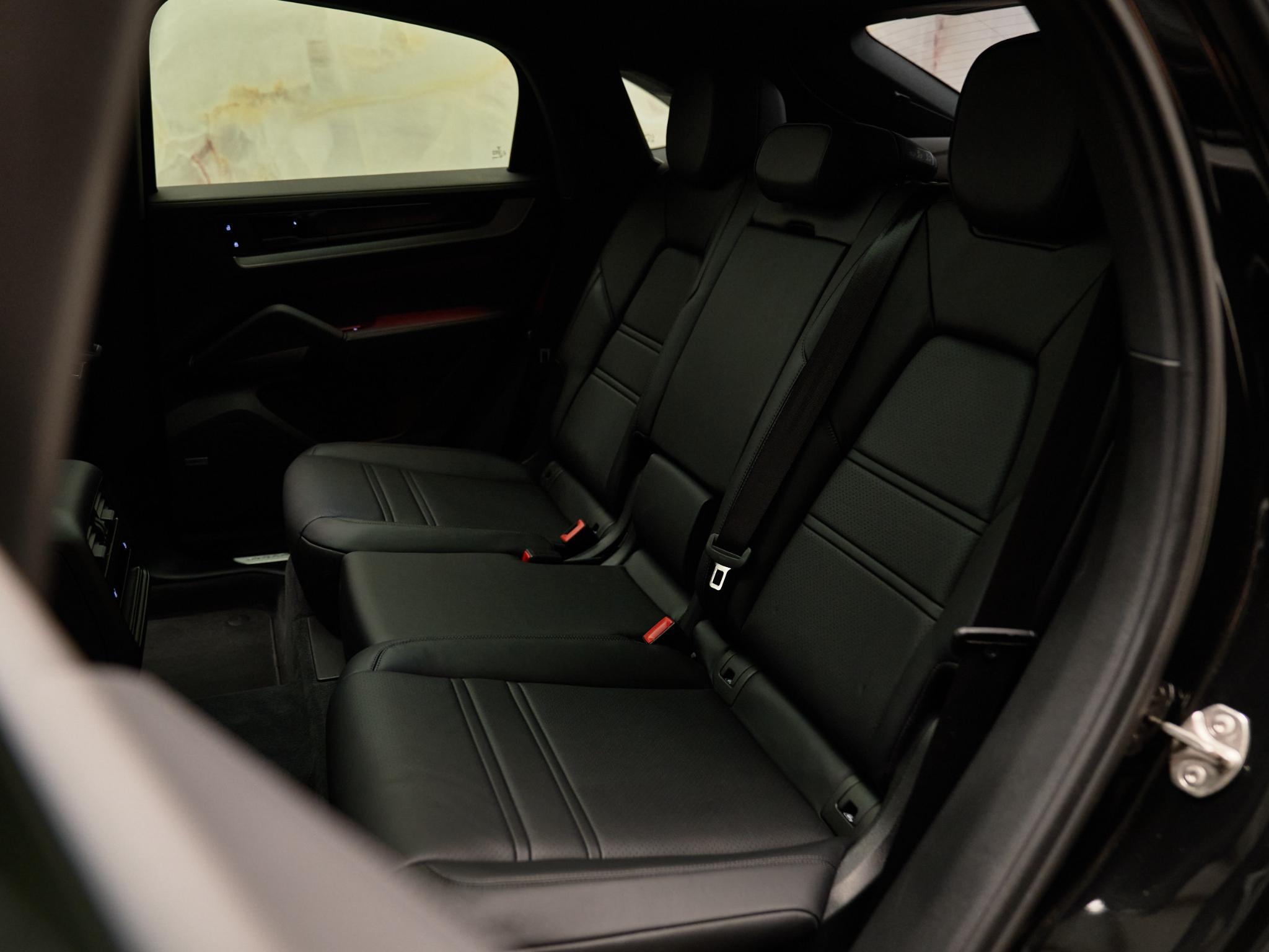 Porsche Cayenne - 27