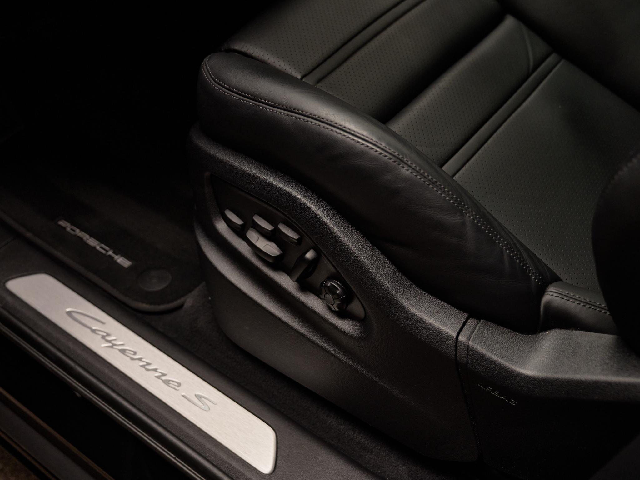Porsche Cayenne - 10