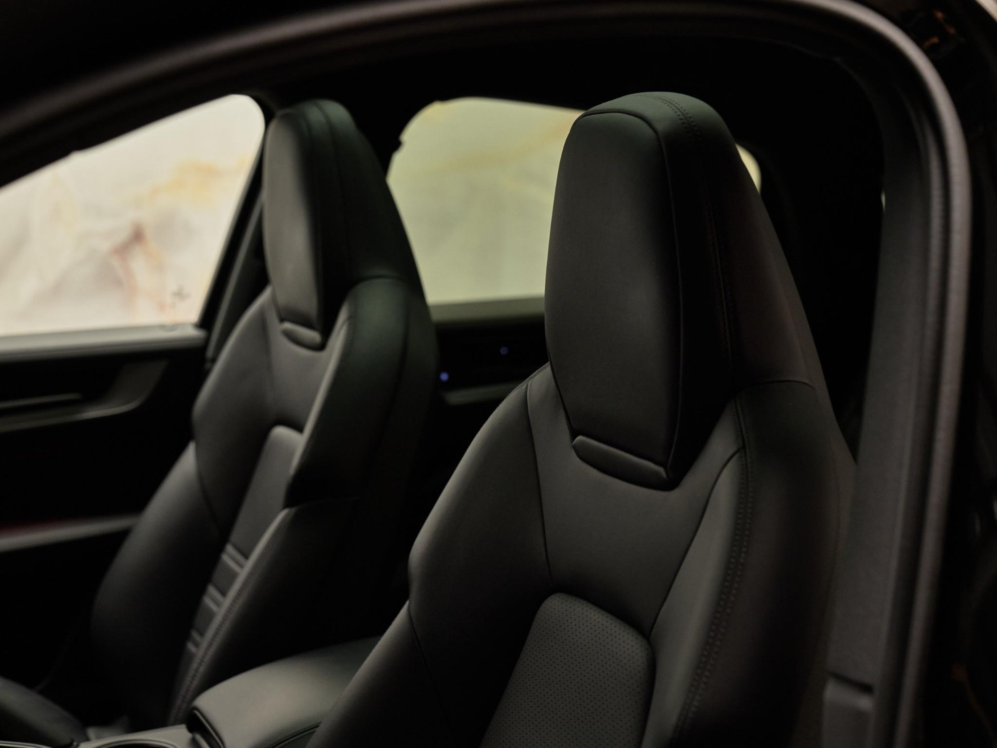 Porsche Cayenne - 26