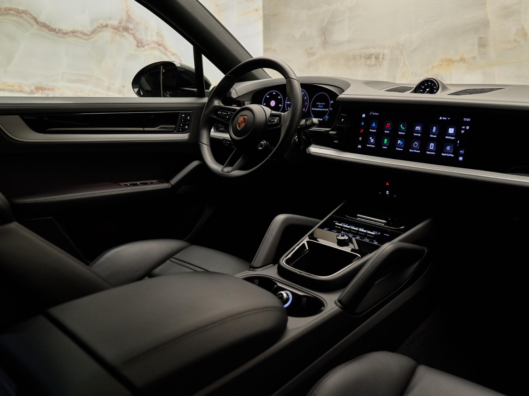 Porsche Cayenne - 8