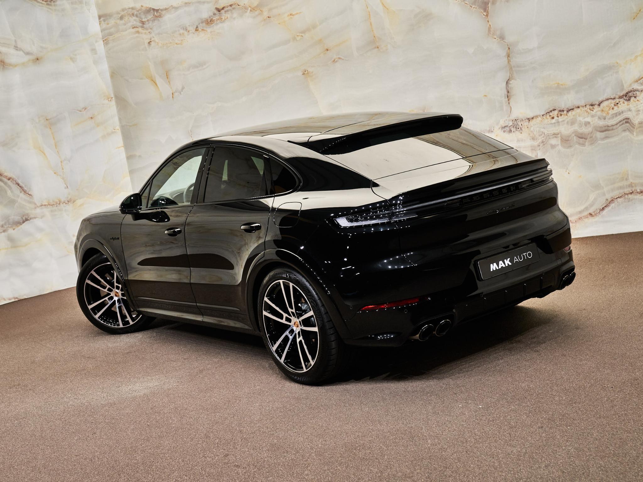 Porsche Cayenne - 32