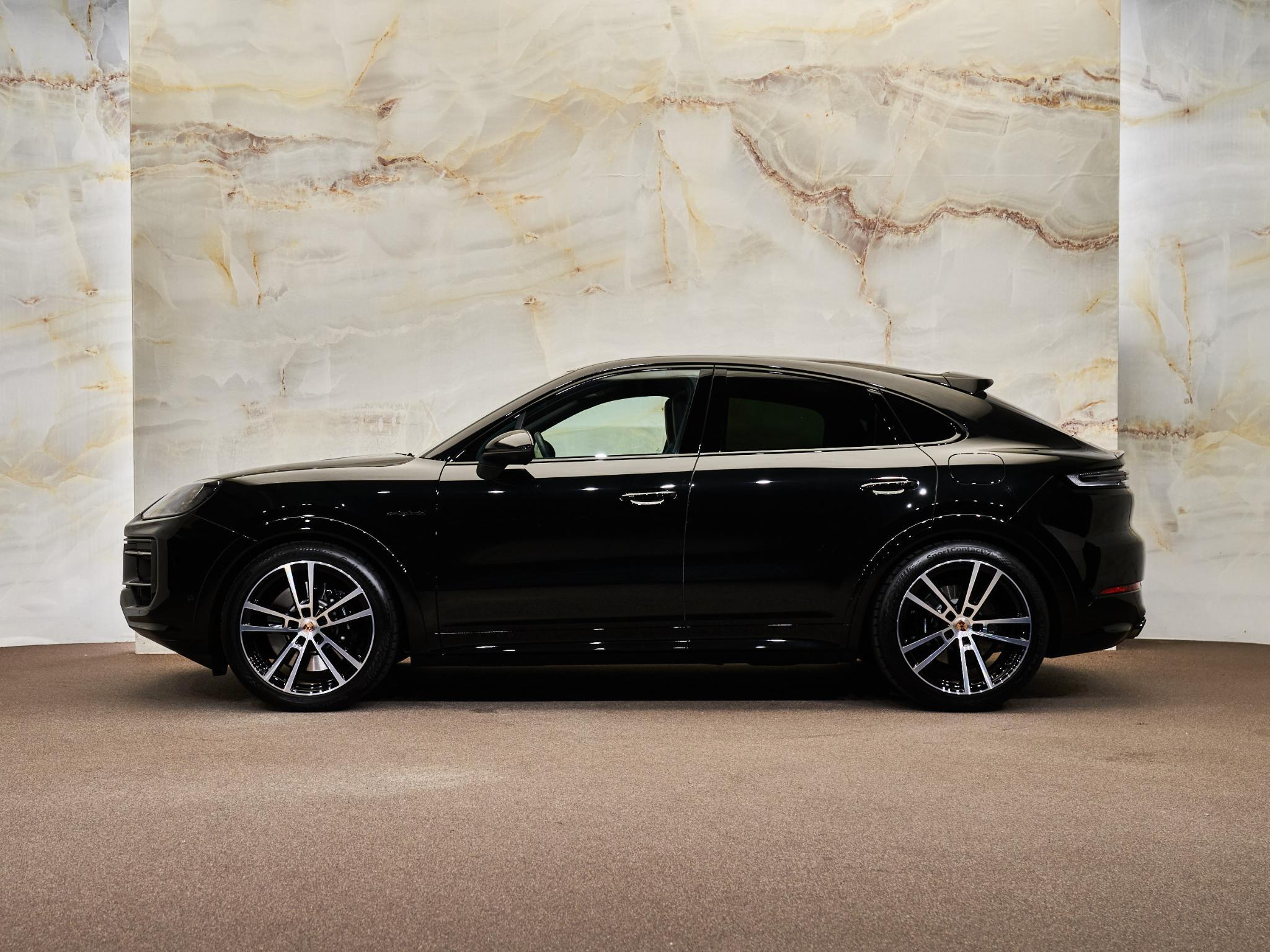 Porsche Cayenne - 2