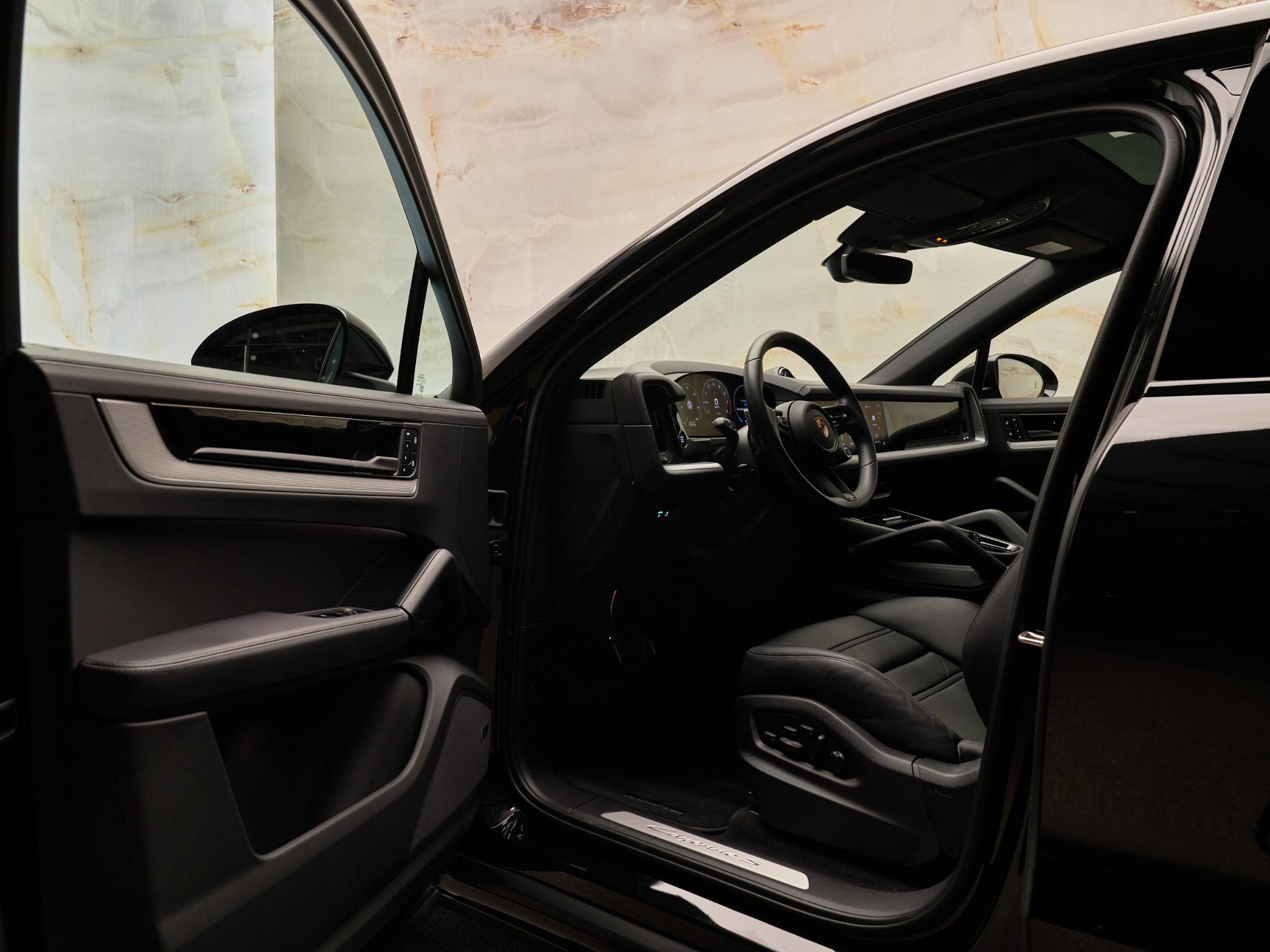 Porsche Cayenne - 6