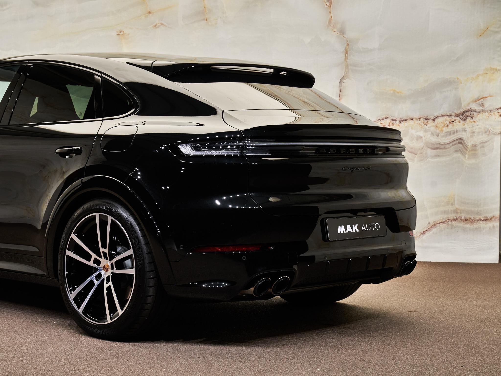 Porsche Cayenne - 5